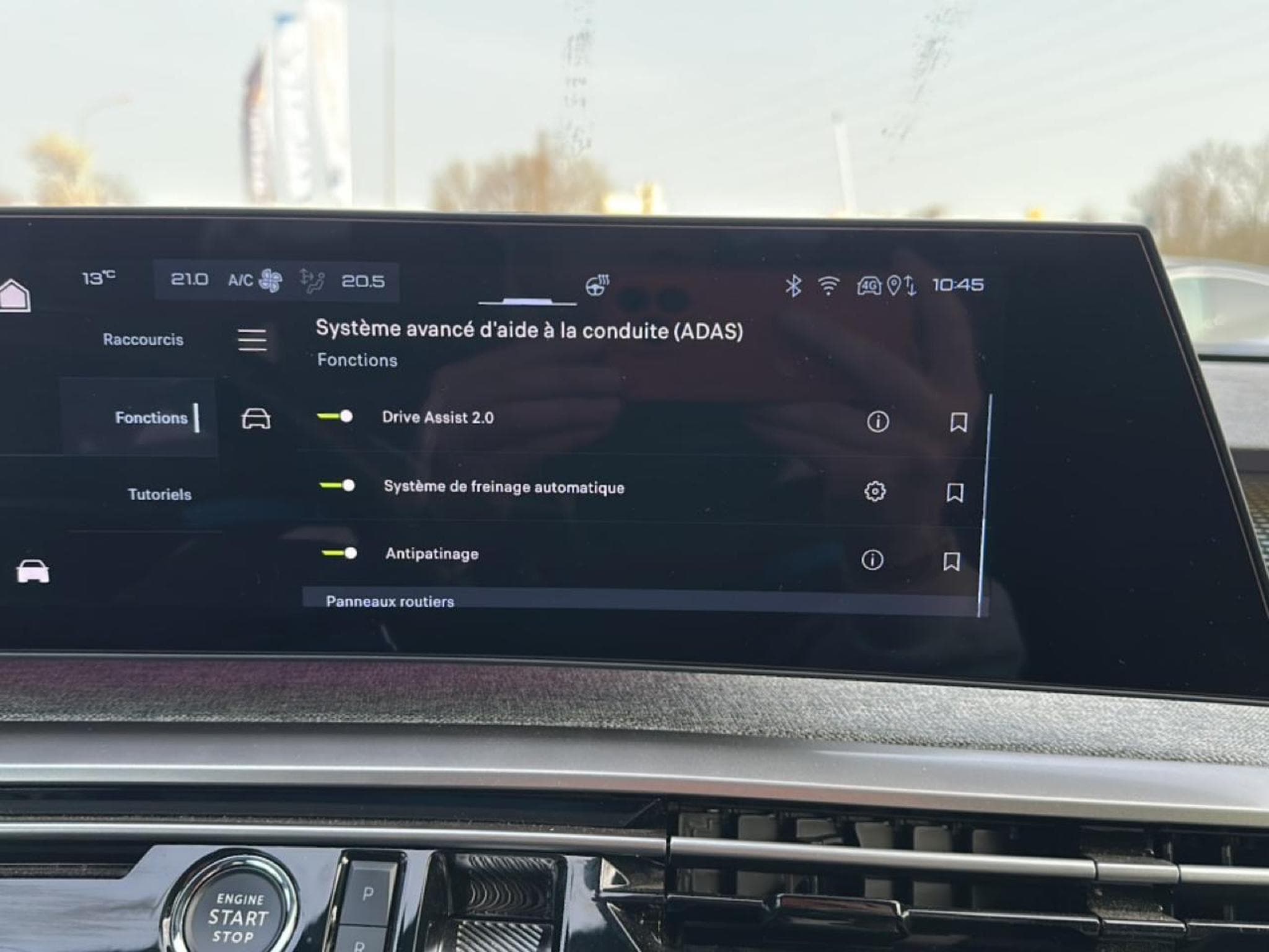 Peugeot 3008 1.2 HYBRID 145 GT E-DCS6 (2025) - Photo 29