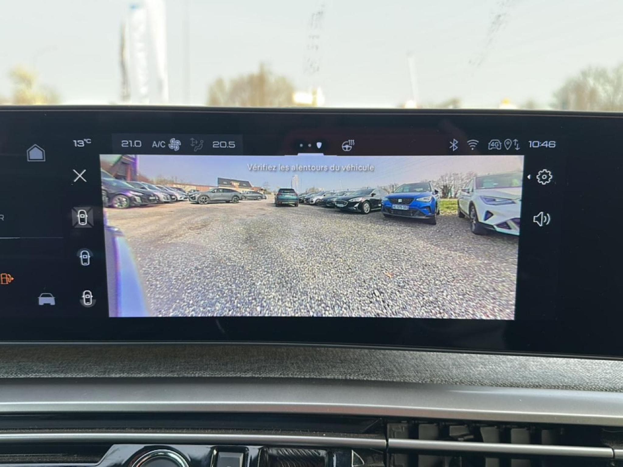 Peugeot 3008 1.2 HYBRID 145 GT E-DCS6 (2025) - Photo 31