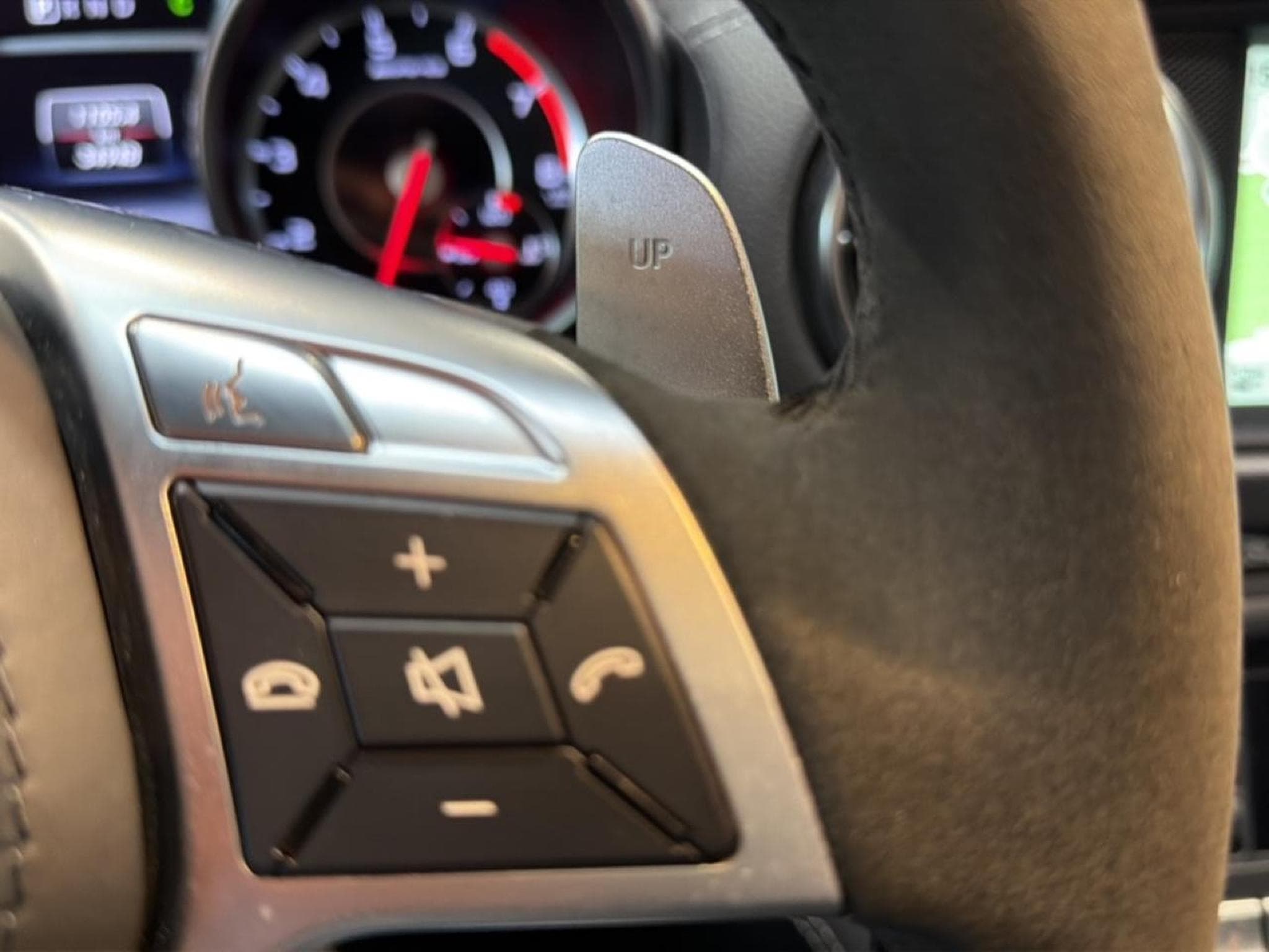 Mercedes SL 63 AMG SPEEDSHIFT MCT (2013) - Photo 27