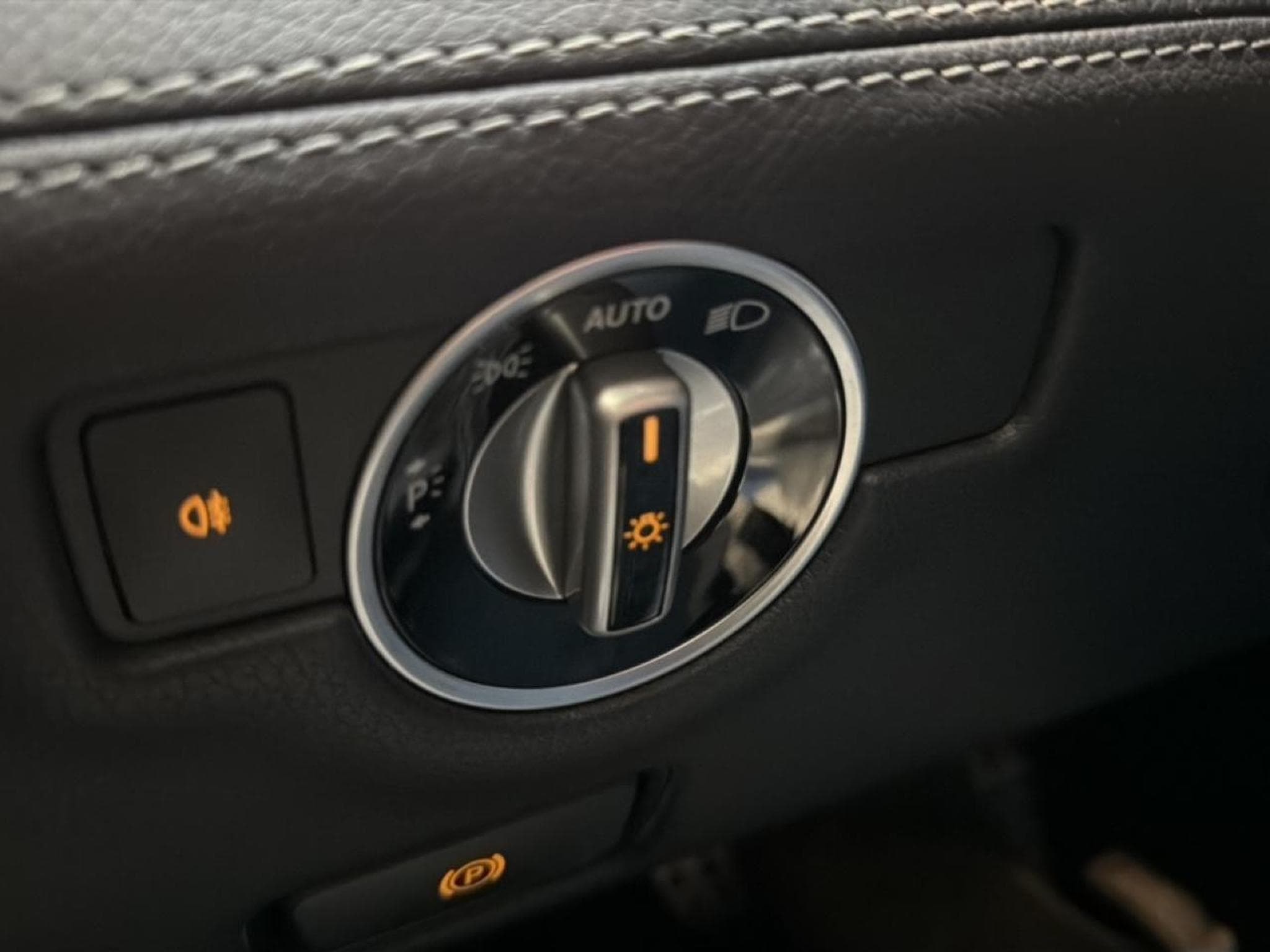Mercedes SL 63 AMG SPEEDSHIFT MCT (2013) - Photo 34