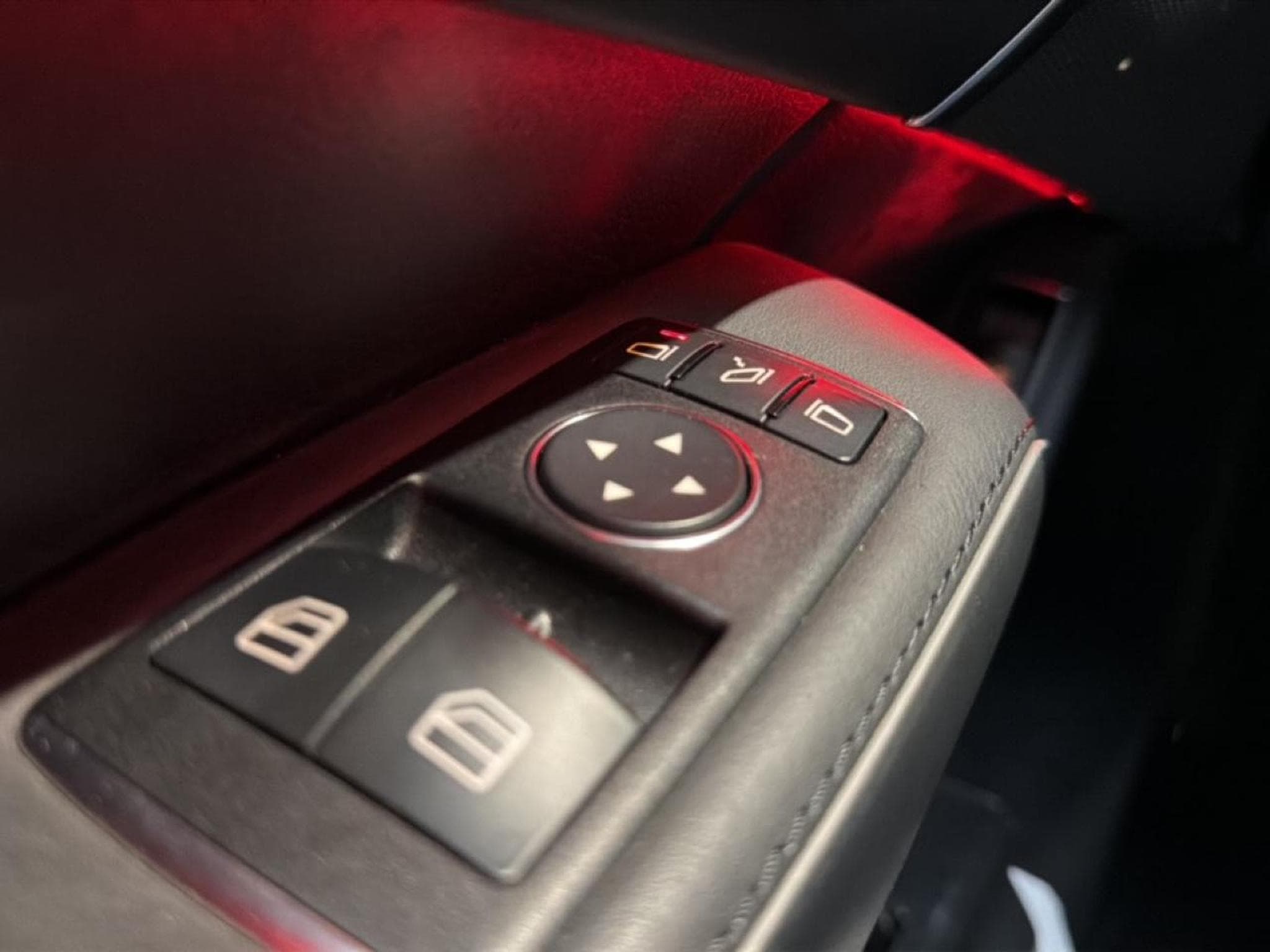Mercedes SL 63 AMG SPEEDSHIFT MCT (2013) - Photo 33