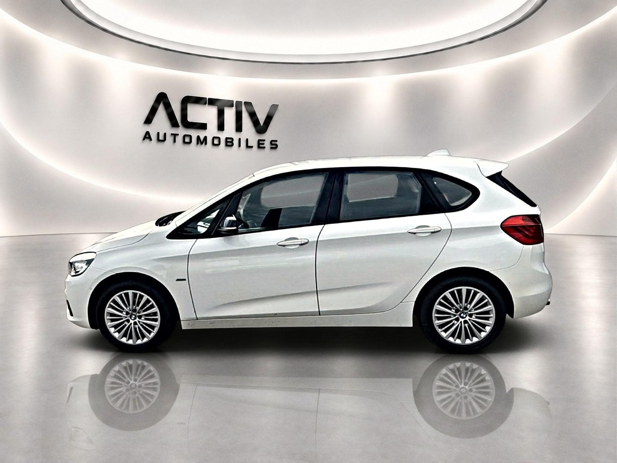 Bmw Série 2 (F45) 216D 116 SPORT (2017) - Photo 4
