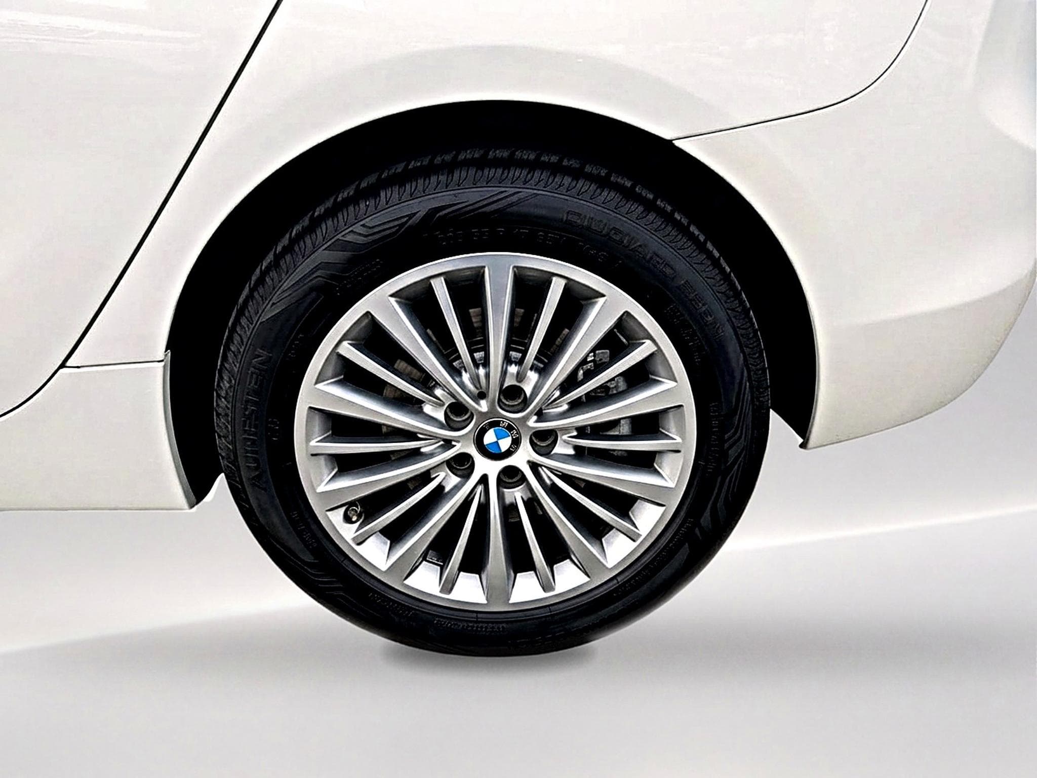 Bmw Série 2 (F45) 216D 116 SPORT (2017) - Photo 9