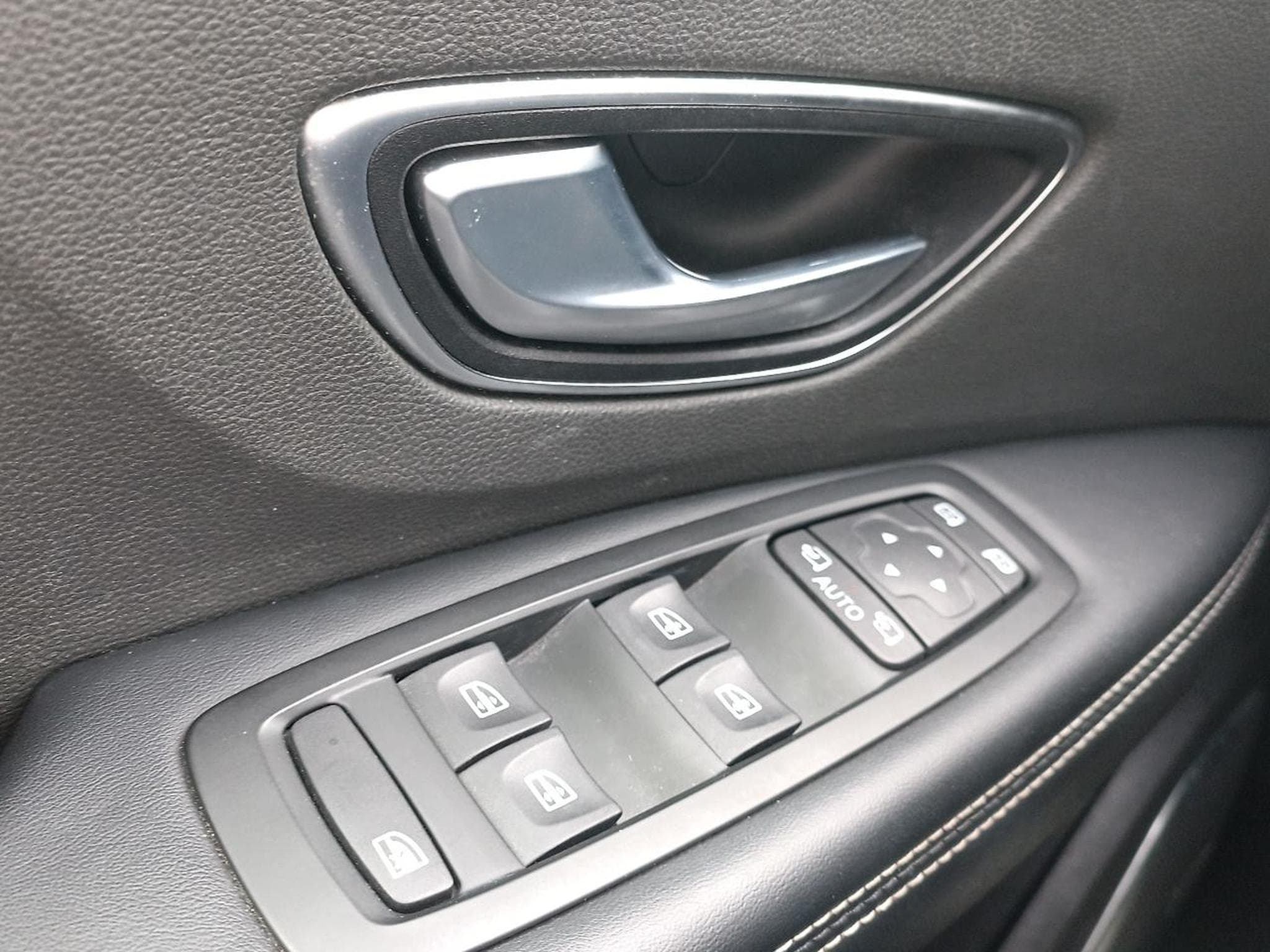 Renault Scenic 1.6 DCI 160 INITIALE PARIS EDC (2017) - Photo 13