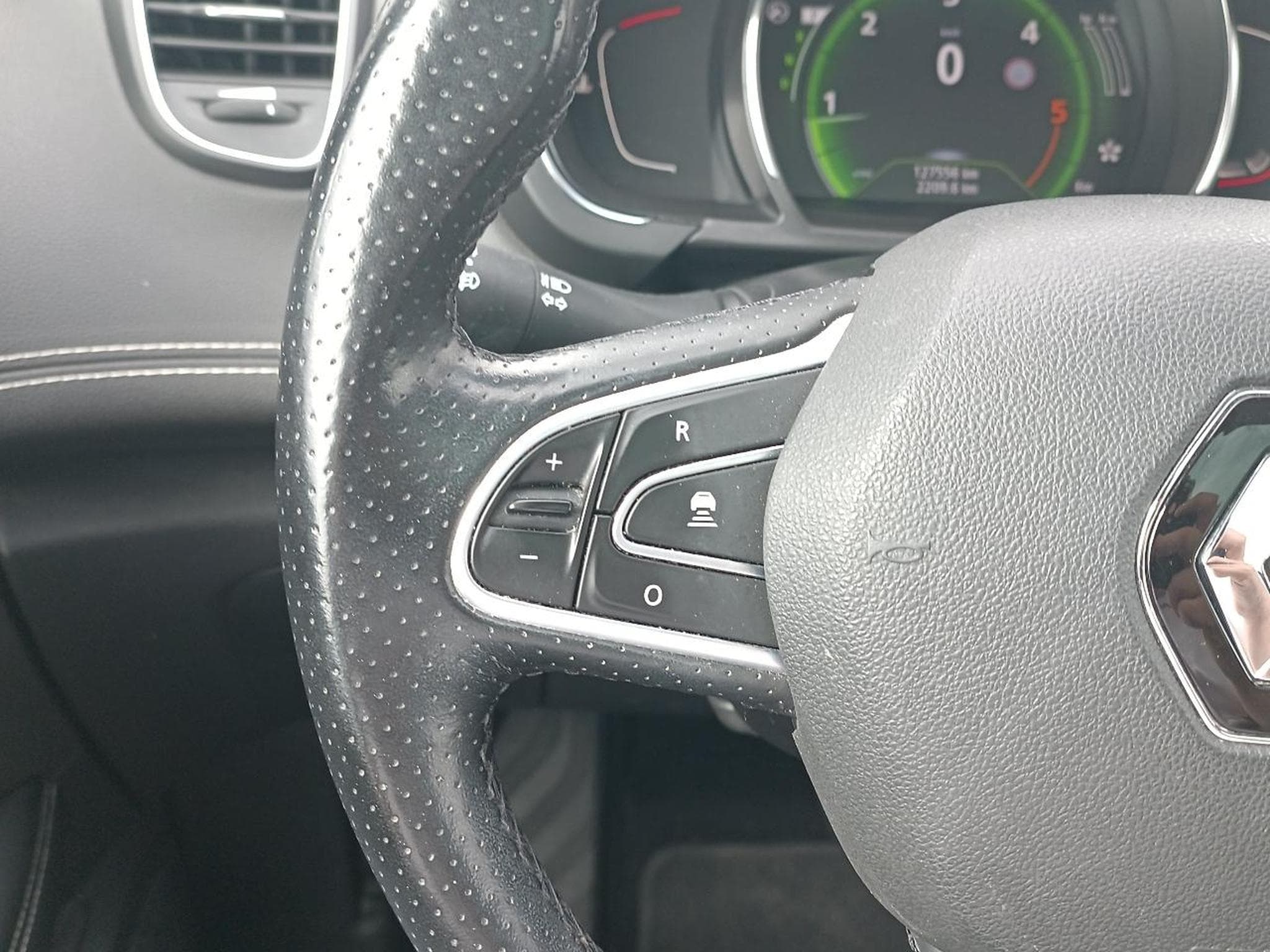 Renault Scenic 1.6 DCI 160 INITIALE PARIS EDC (2017) - Photo 15