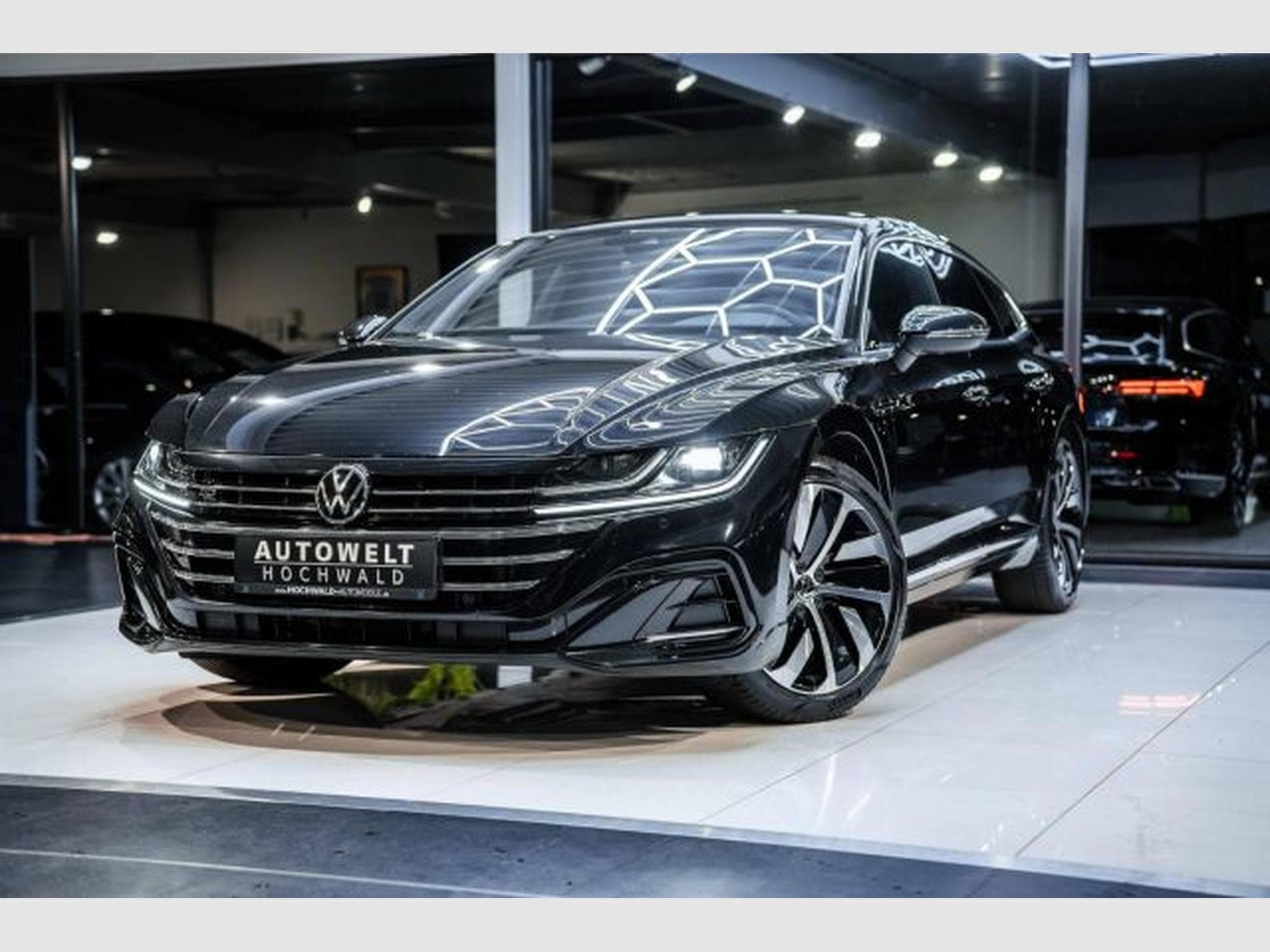 VW Arteon Arteon Shooting Brake 2.0 TDI DSG R-Line NAVI (2023) - Photo 2