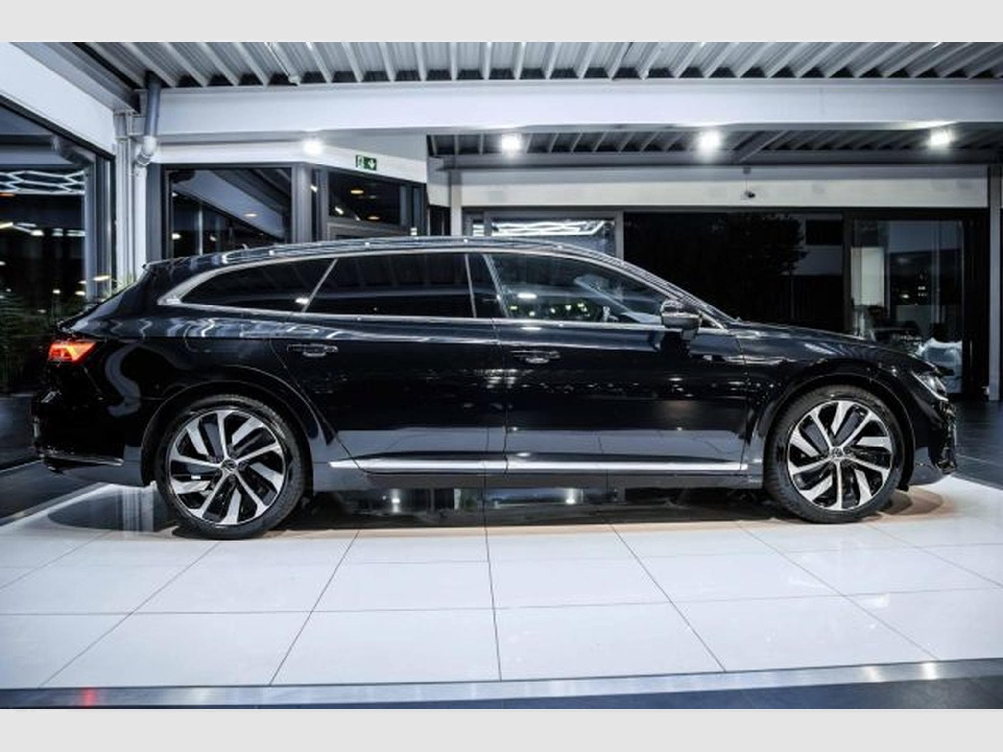 VW Arteon Arteon Shooting Brake 2.0 TDI DSG R-Line NAVI (2023) - Photo 7