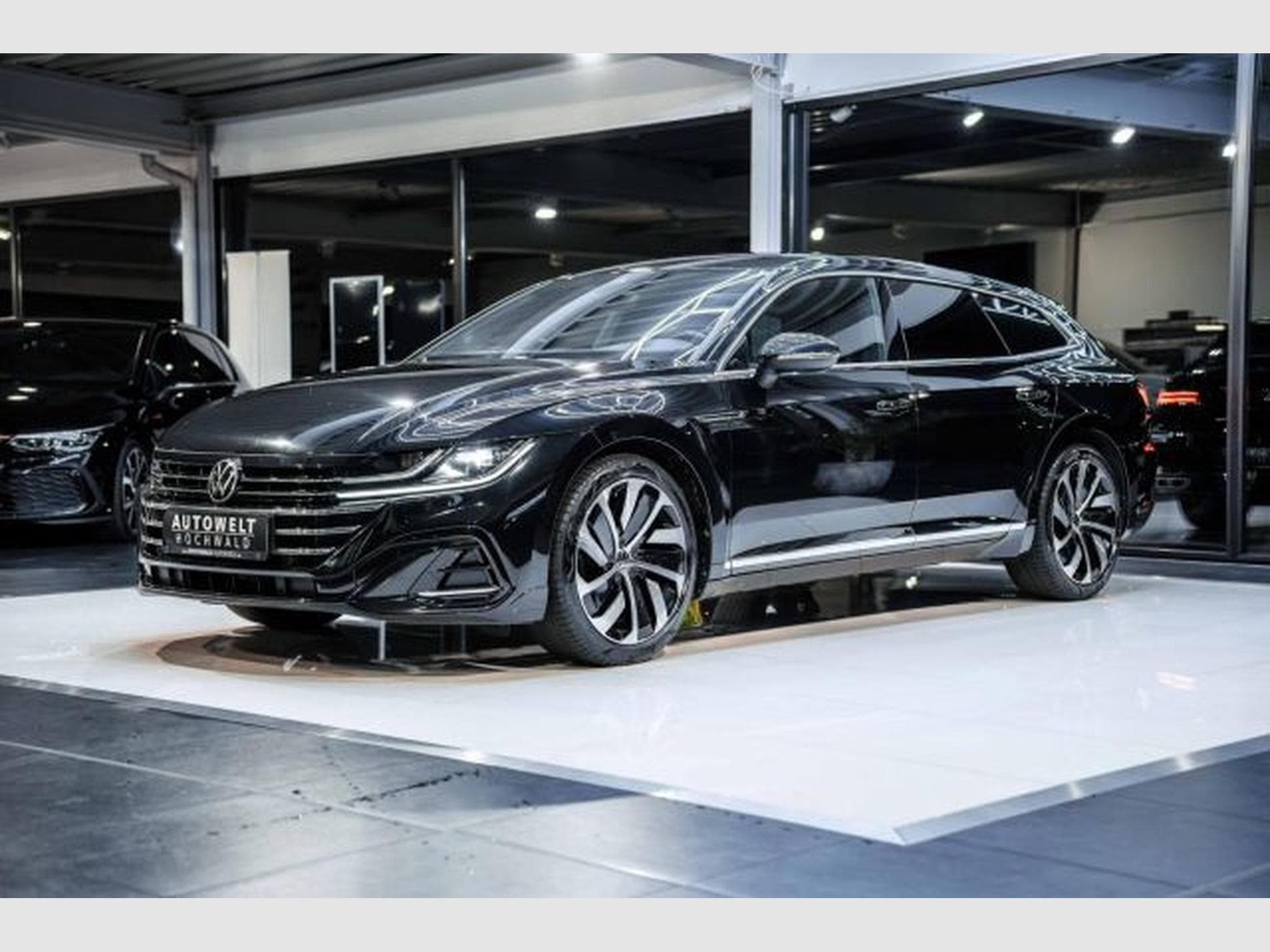 VW Arteon Arteon Shooting Brake 2.0 TDI DSG R-Line NAVI (2023) - Photo 4