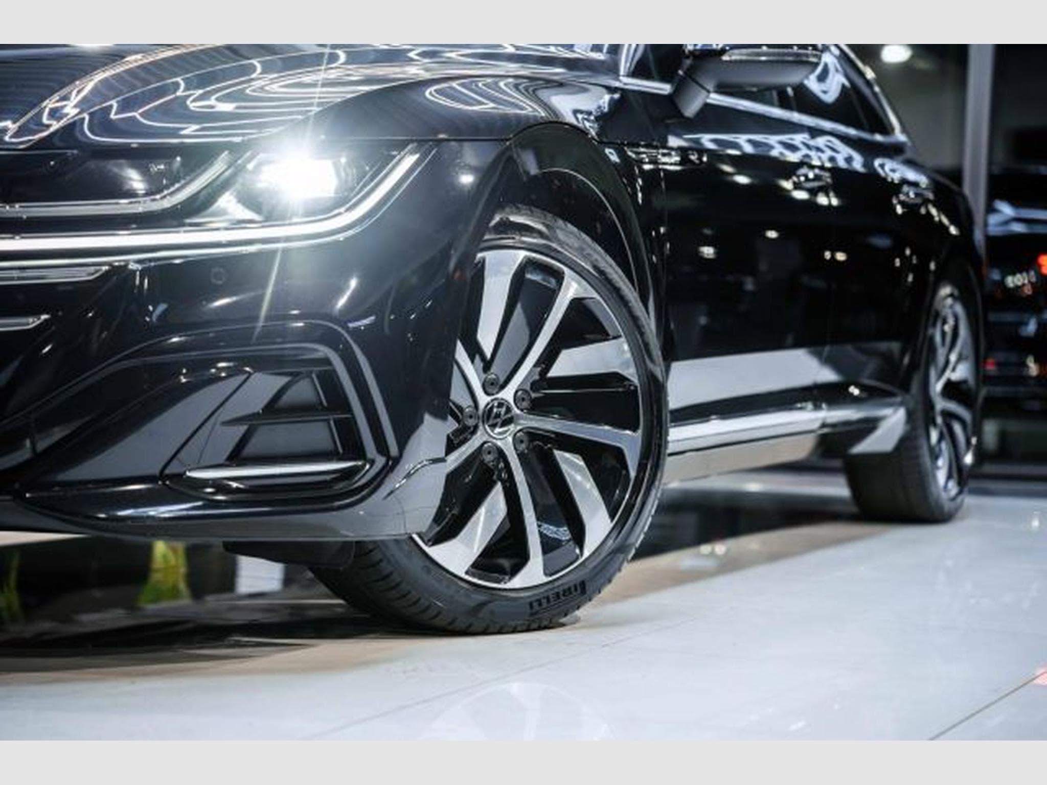 VW Arteon Arteon Shooting Brake 2.0 TDI DSG R-Line NAVI (2023) - Photo 3