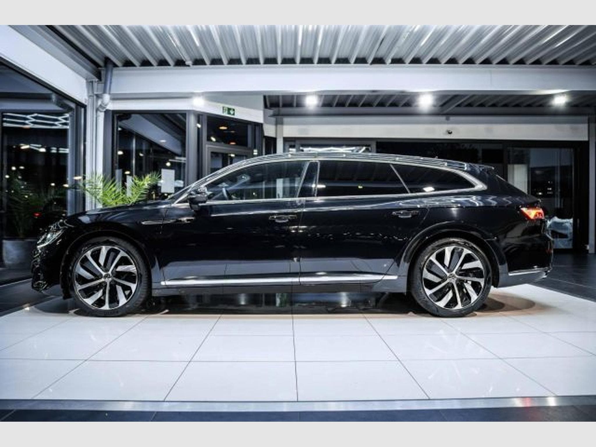 VW Arteon Arteon Shooting Brake 2.0 TDI DSG R-Line NAVI (2023) - Photo 10