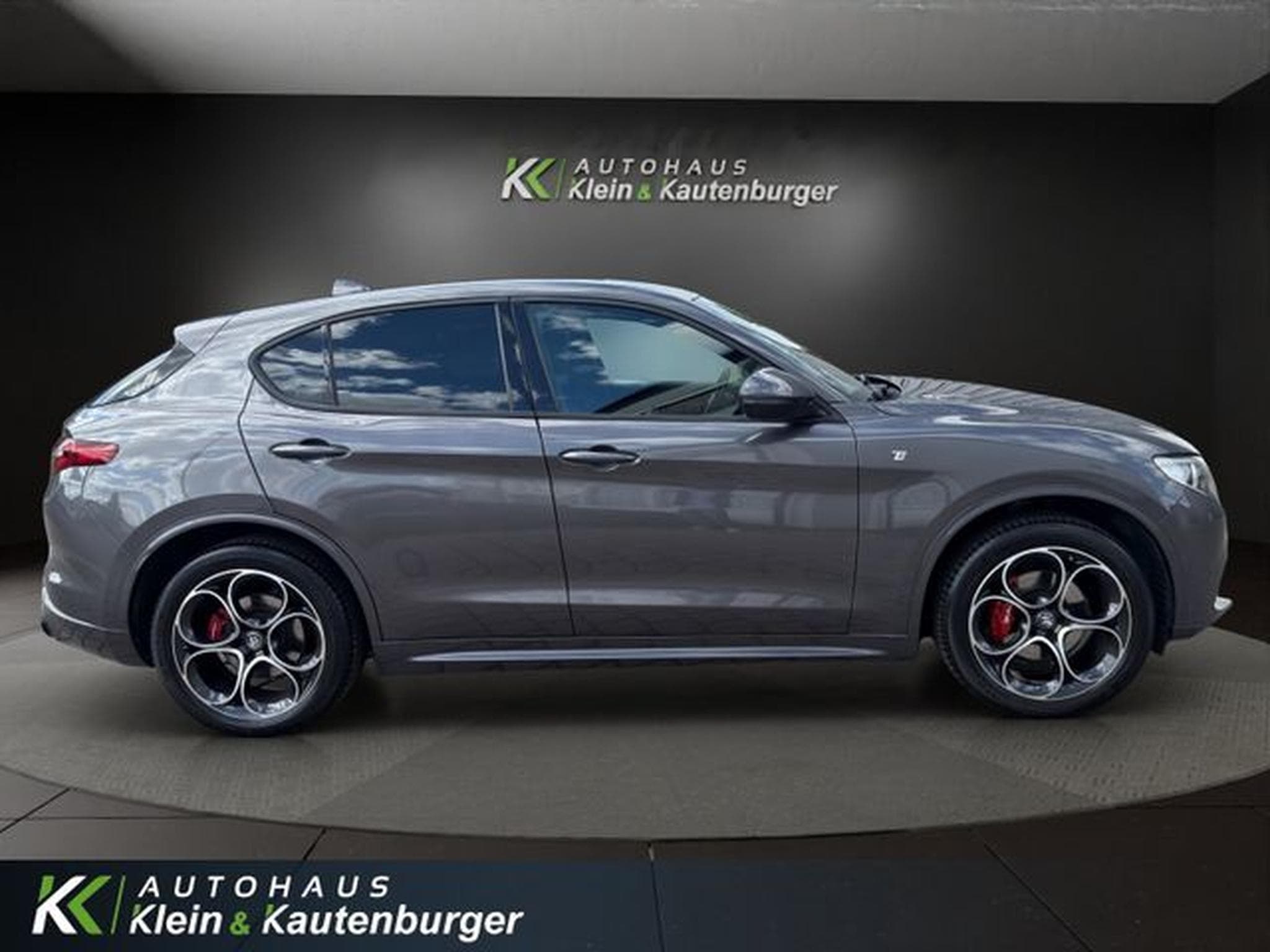 Alfa-Romeo Stelvio Stelvio 2.0 Turbo 16V Ti Q4+MEMORY+AHK+20°+XENON (2022) - Foto 4