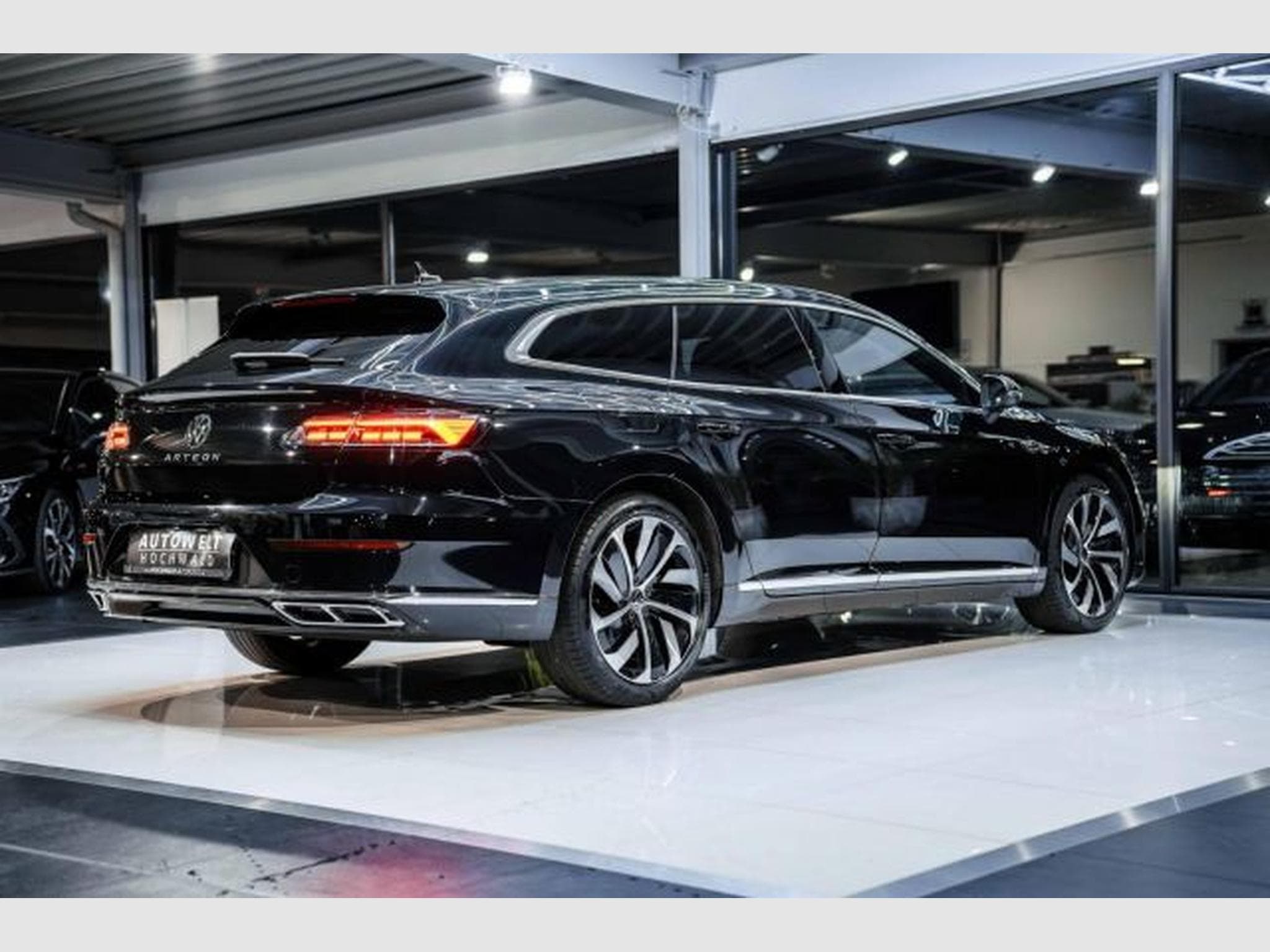 VW Arteon Arteon Shooting Brake 2.0 TDI DSG R-Line NAVI (2023) - Photo 13