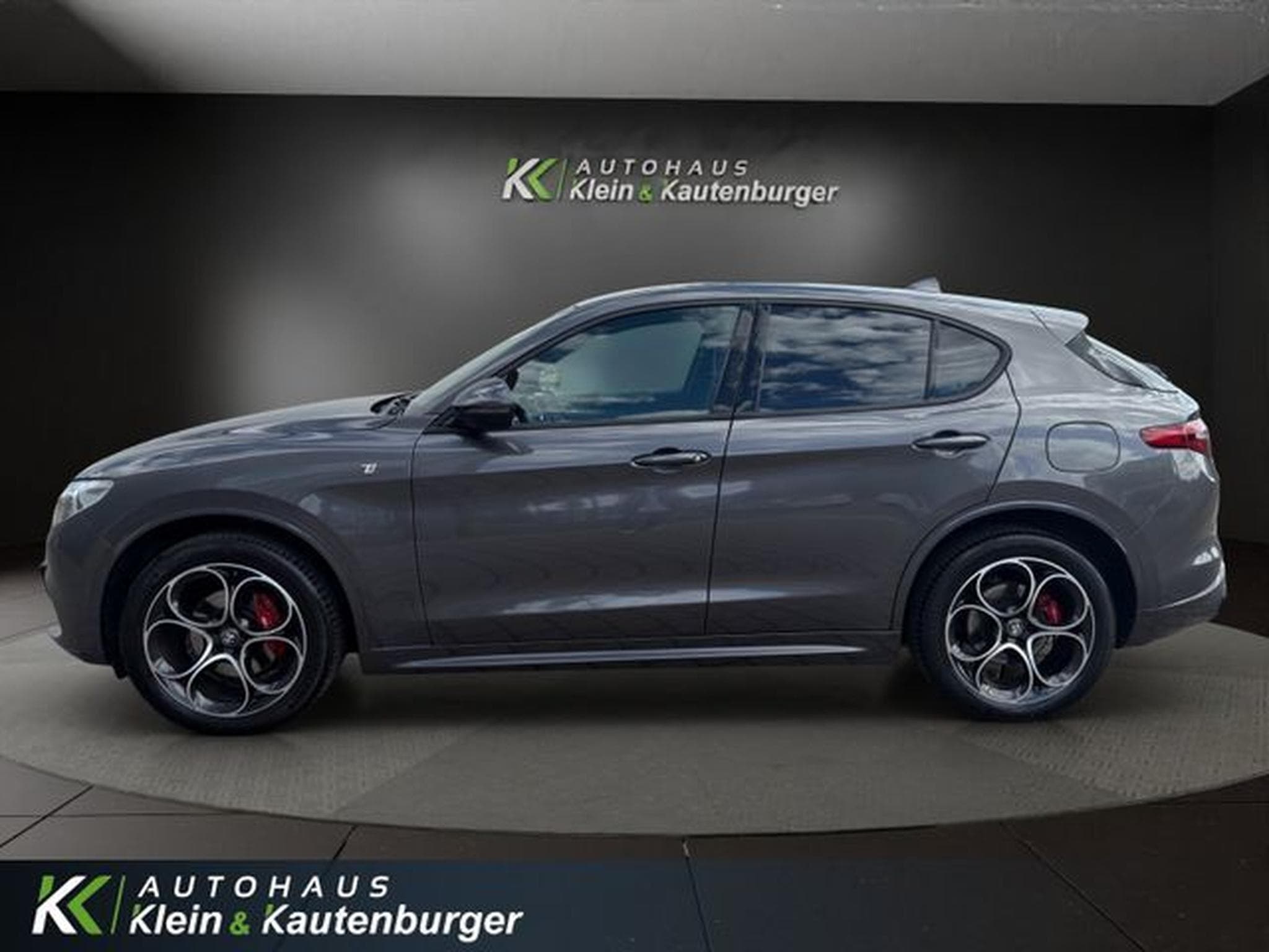 Alfa-Romeo Stelvio Stelvio 2.0 Turbo 16V Ti Q4+MEMORY+AHK+20°+XENON (2022) - Foto 8