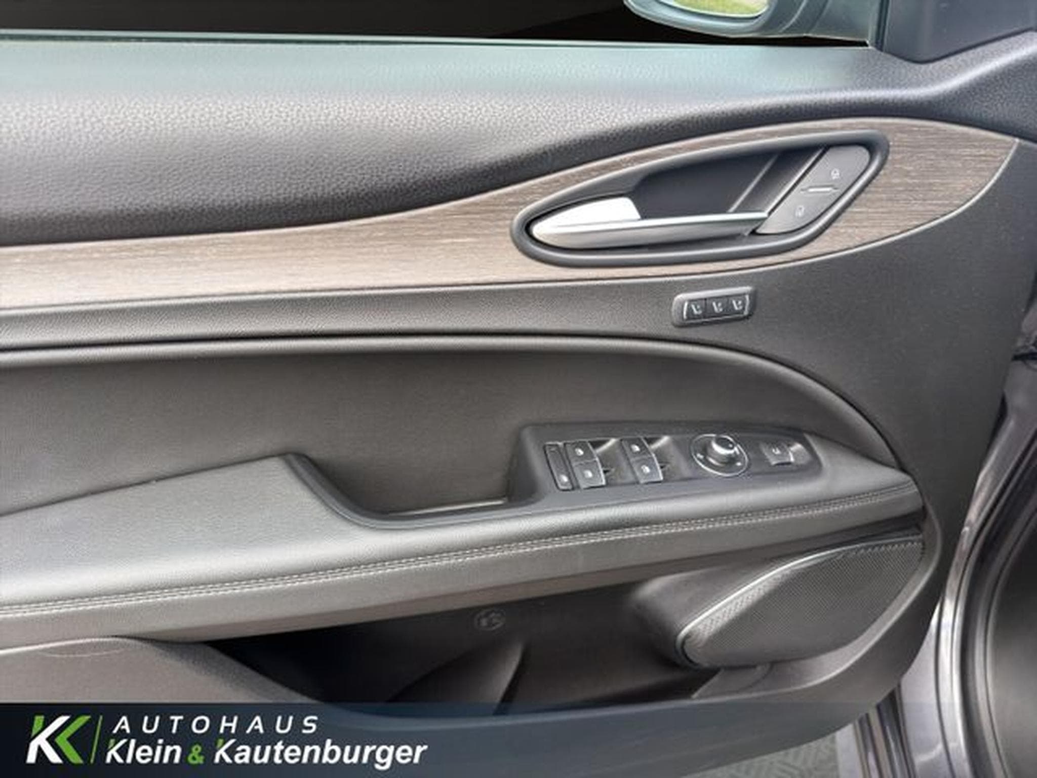 Alfa-Romeo Stelvio Stelvio 2.0 Turbo 16V Ti Q4+MEMORY+AHK+20°+XENON (2022) - Foto 12