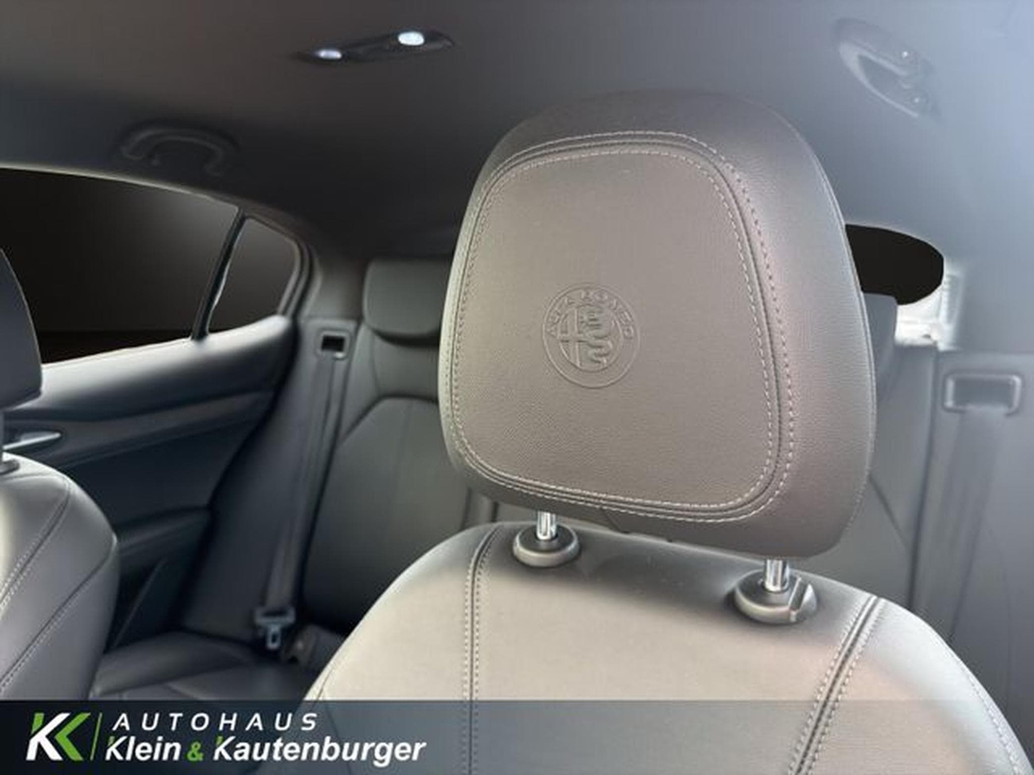 Alfa-Romeo Stelvio Stelvio 2.0 Turbo 16V Ti Q4+MEMORY+AHK+20°+XENON (2022) - Foto 14