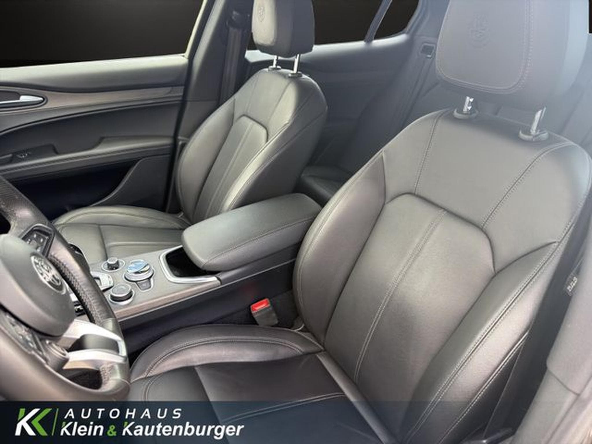 Alfa-Romeo Stelvio Stelvio 2.0 Turbo 16V Ti Q4+MEMORY+AHK+20°+XENON (2022) - Foto 15