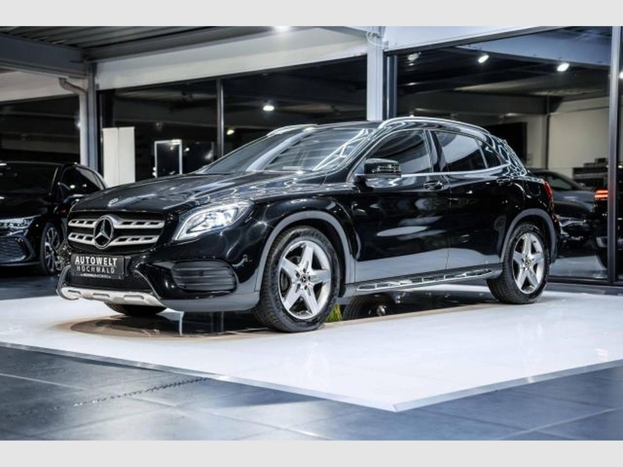 Mercedes GLA 200 GLA 200 AMG-Line 7G-DCT NAVI LED SHZ GARANTIE (2019) - Photo 4