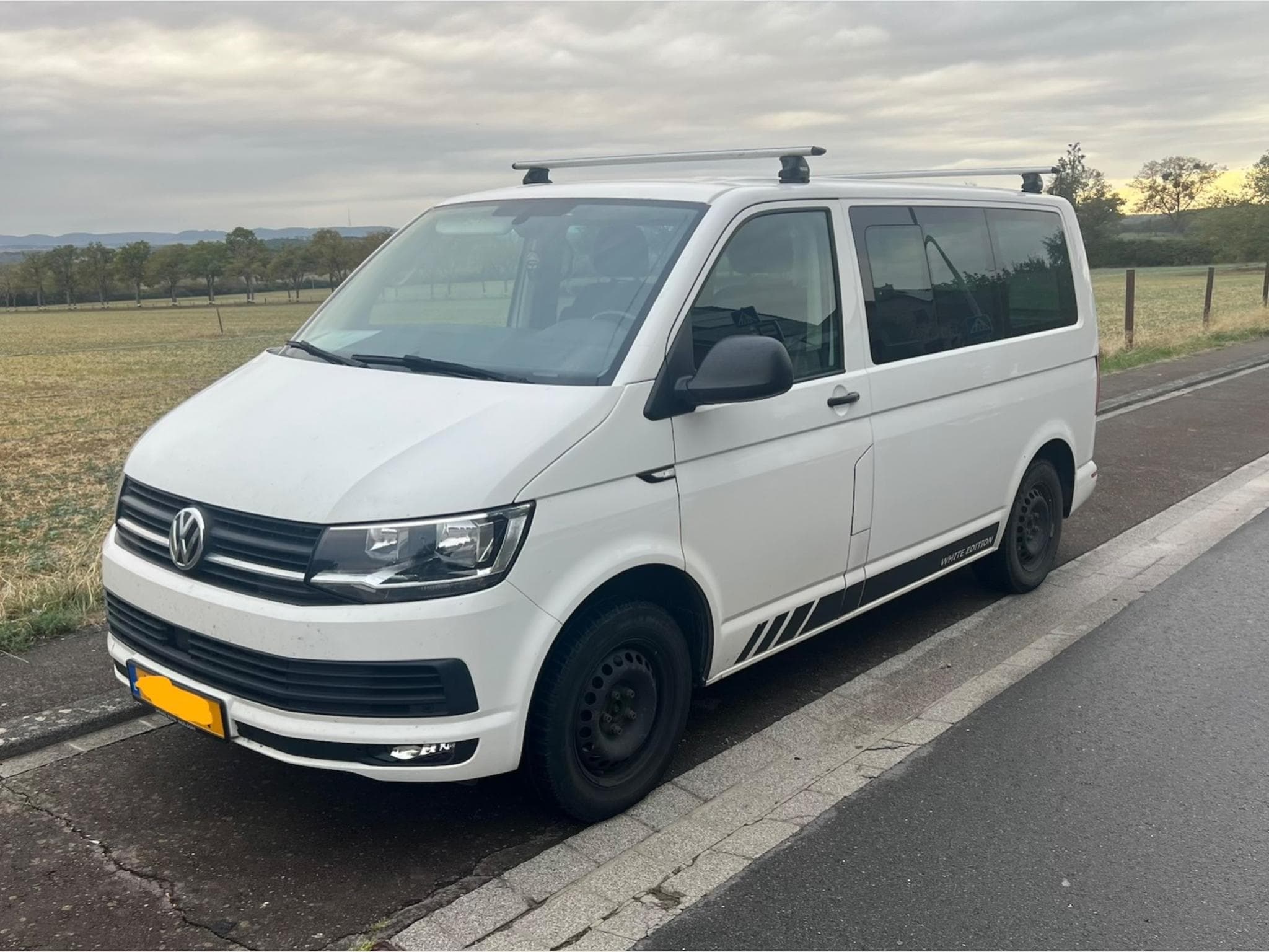 VW Multivan T6 Confortline – 2.0 TDI 150 ch DSG (2019) - Foto 2