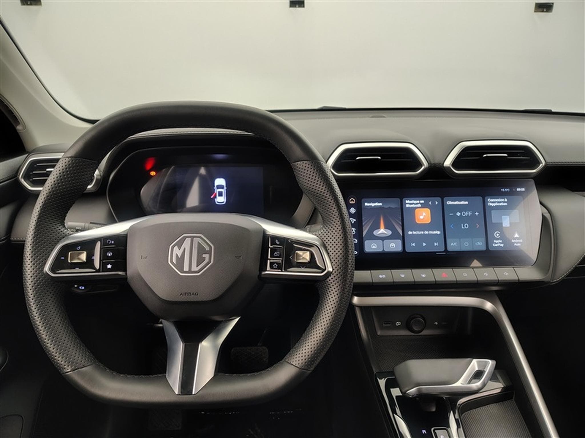 MG ZS 1.5 Hybrid+ Luxury NAVI / FULL LED / CUIR / CAMERA / JA 17" (2025) - Photo 9