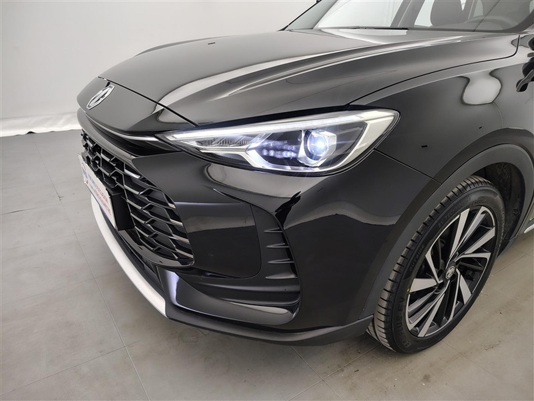MG ZS 1.5 Hybrid+ Luxury NAVI / FULL LED / CUIR / CAMERA / JA 17" (2025) - Photo 15
