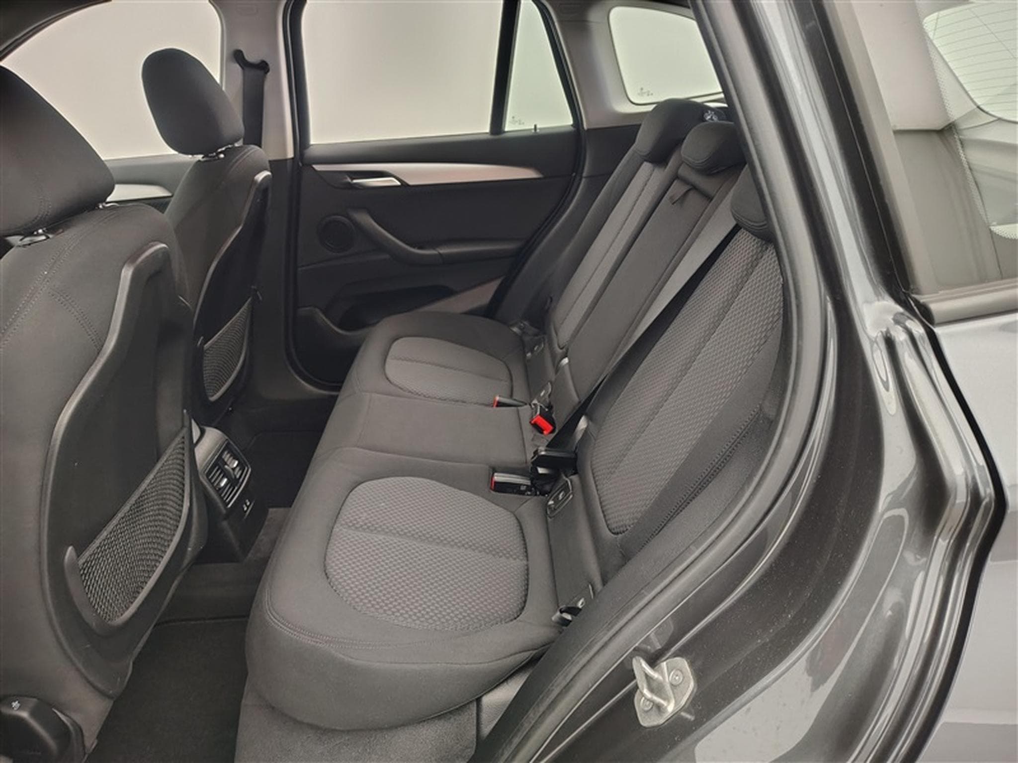BMW X1 PHEV 1.5iA xDrive25e Navi / Led / PDC av+ar (2022) - Foto 12