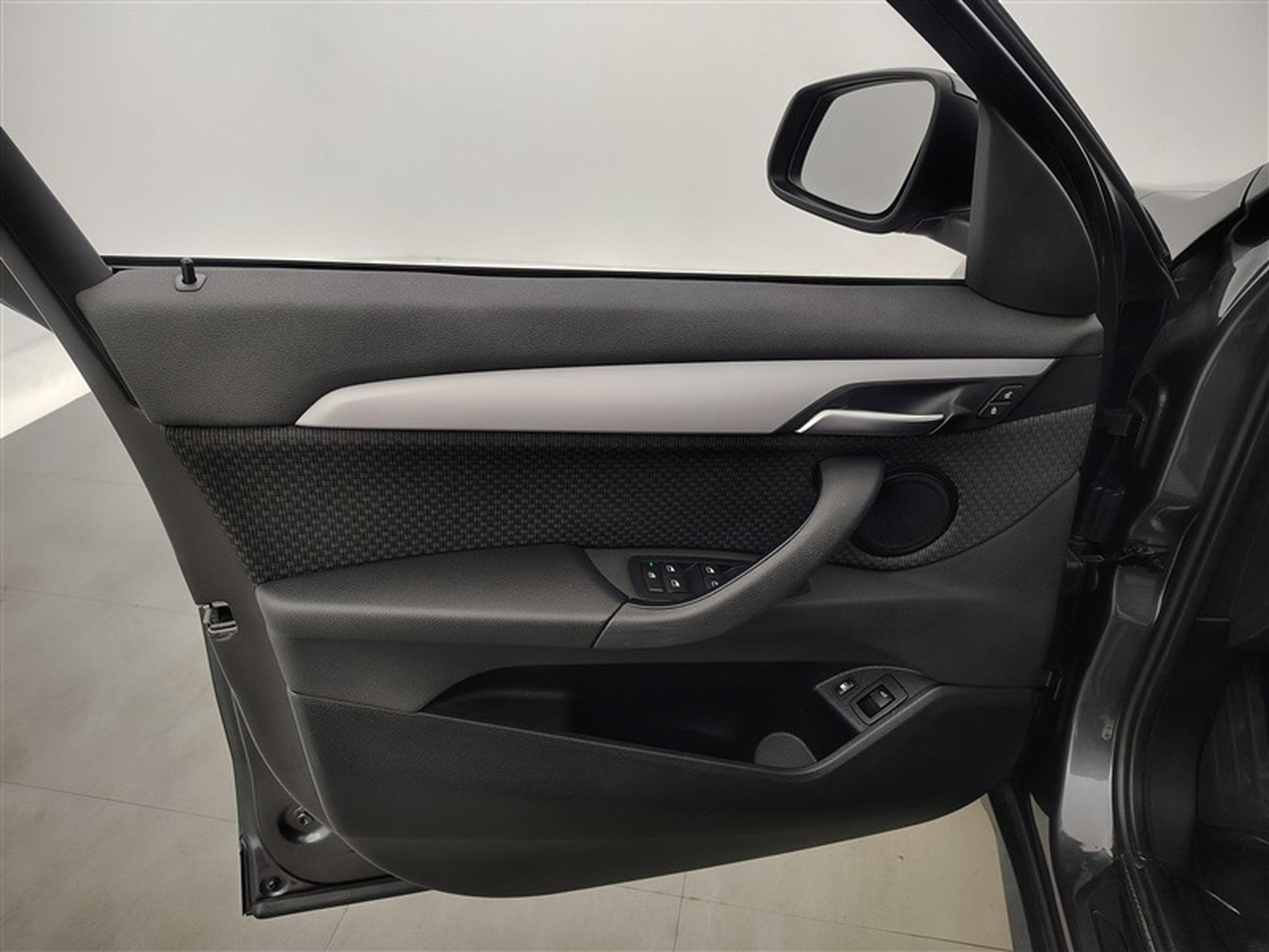BMW X1 PHEV 1.5iA xDrive25e Navi / Led / PDC av+ar (2022) - Foto 16