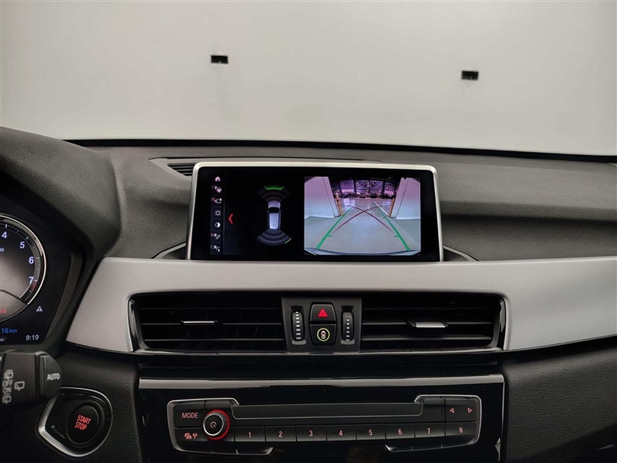 BMW X1 PHEV 1.5iA xDrive25e Navi / Led / PDC av+ar (2022) - Foto 17