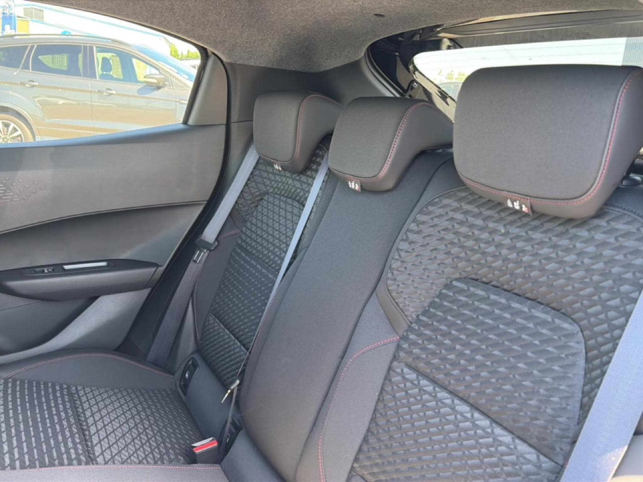 Renault Clio 1.2 TCE 115 TECHNO EDC (2026) - Photo 25