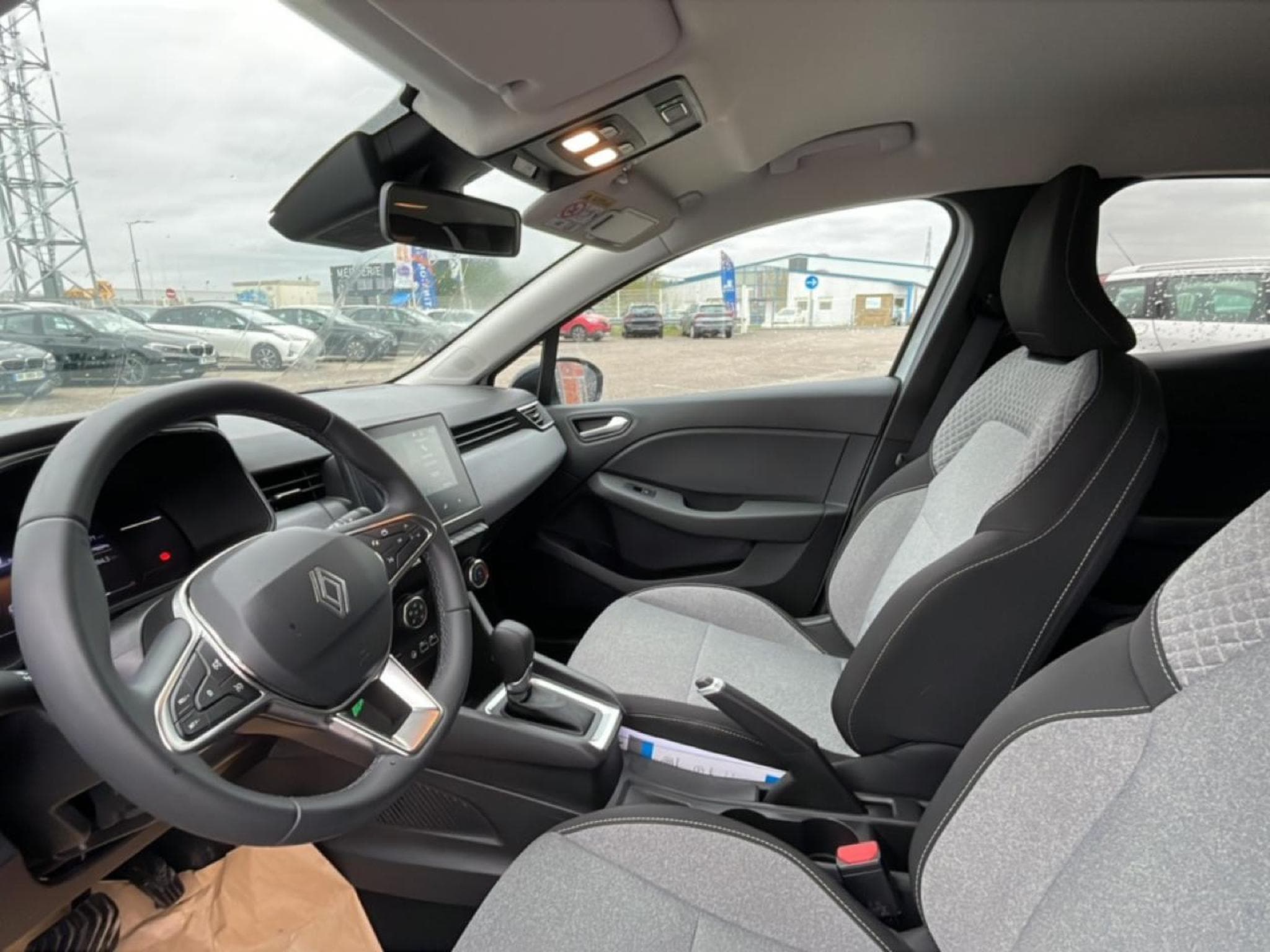 Renault Clio 1.0 TCE 90 EVOLUTION CVT (2025) - Photo 21