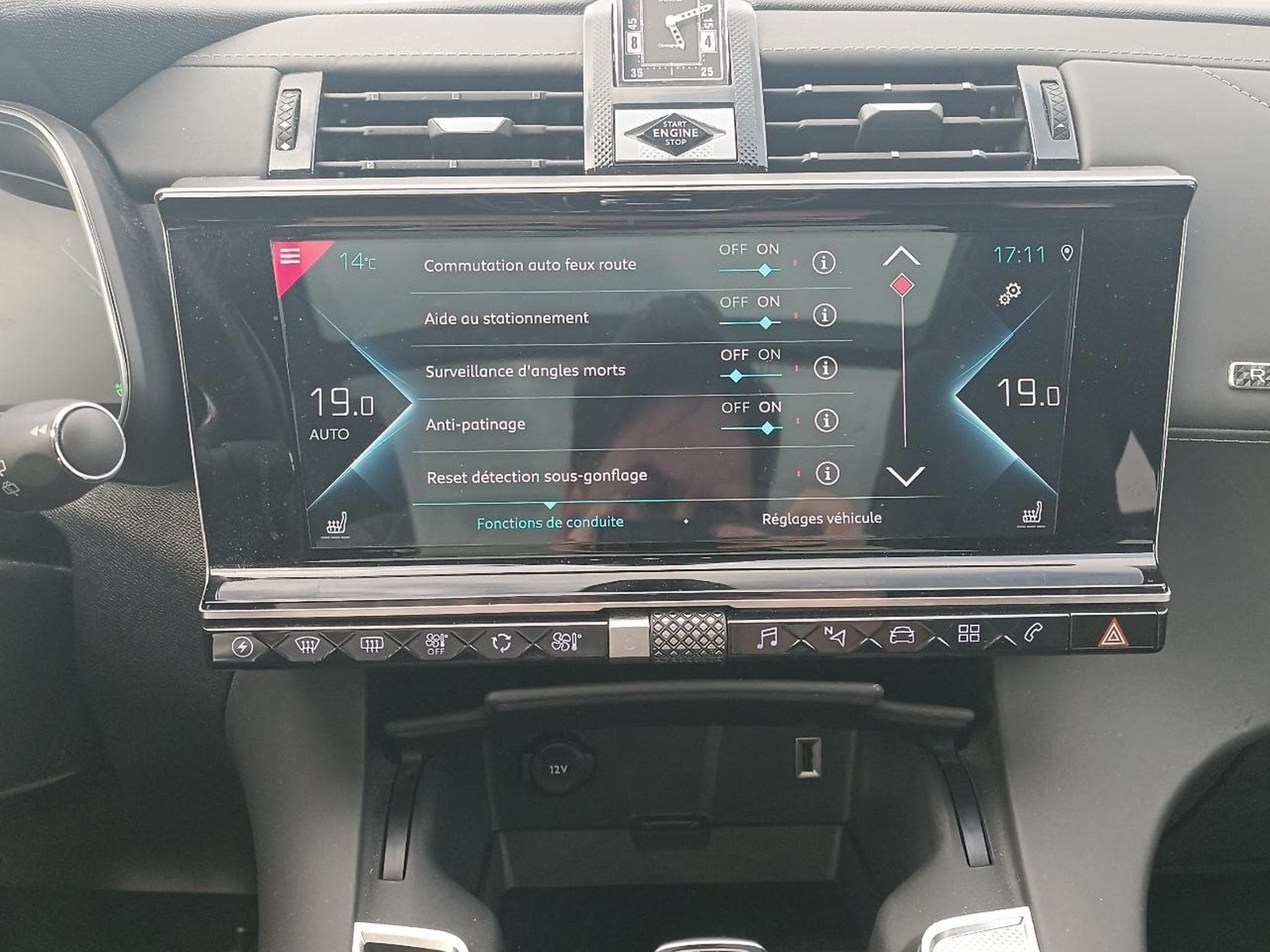 DS Automobiles DS7 E-TENSE 4X4 300 RIVOLI (2022) - Photo 27