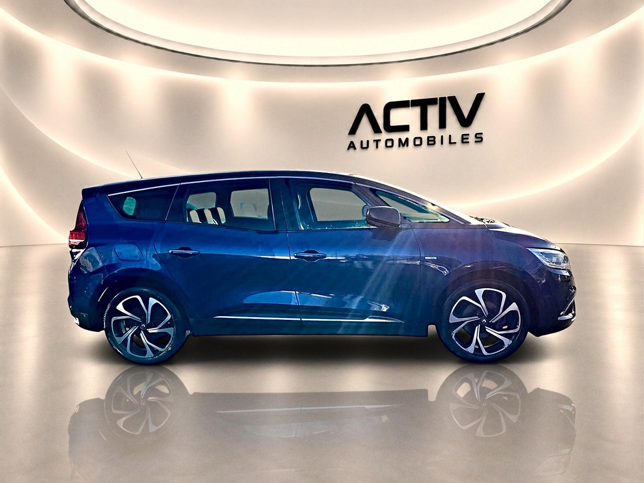 Renault Grand Scenic 1.7 BLUE DCI 120 INTENS 7PL (2019) - Photo 8