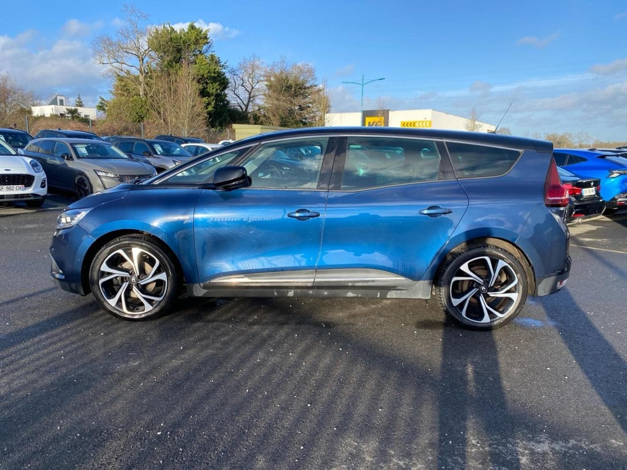 Renault Grand Scenic 1.7 BLUE DCI 120 INTENS 7PL (2019) - Photo 18