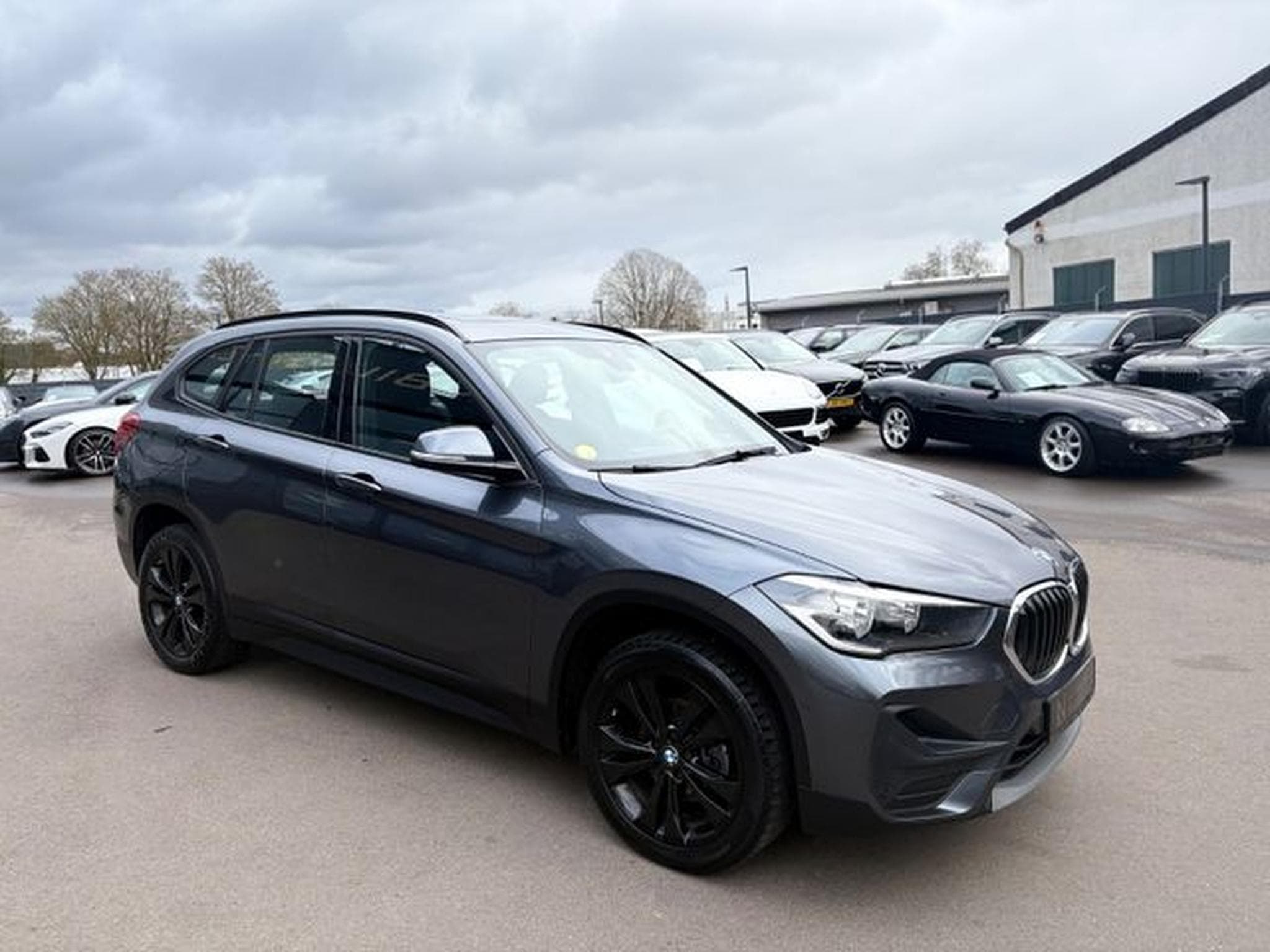 BMW X1 X1  ADVANTAGE*1.HD*AUT*PANORAMA*AHK*LEDER*TOP* (2021) - Photo 5