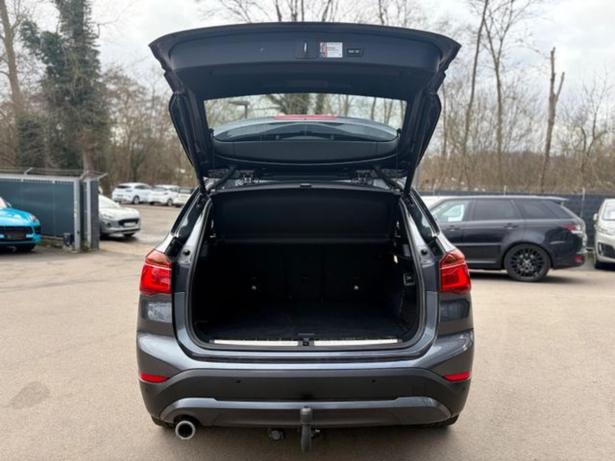 BMW X1 X1  ADVANTAGE*1.HD*AUT*PANORAMA*AHK*LEDER*TOP* (2021) - Photo 8