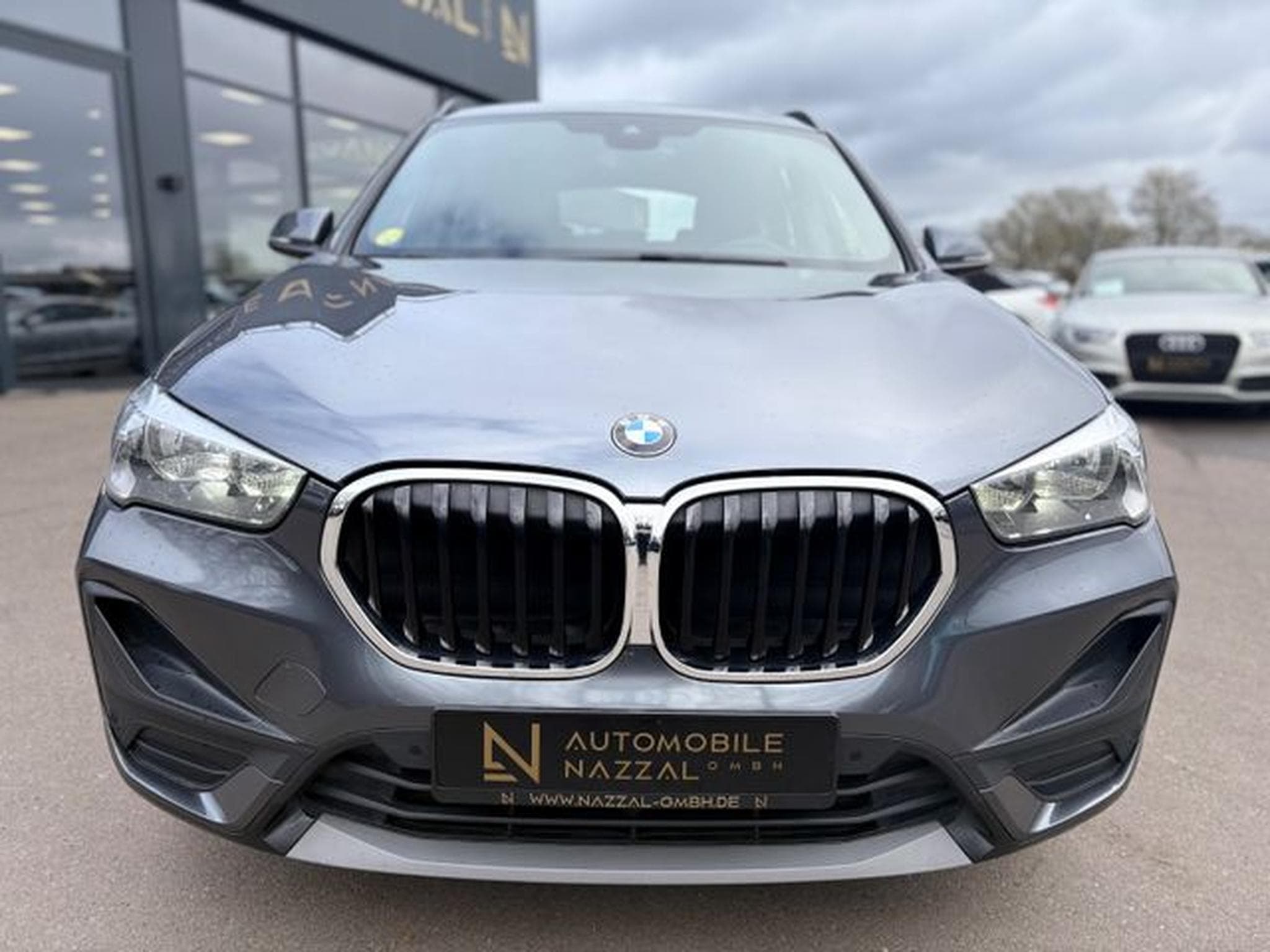 BMW X1 X1  ADVANTAGE*1.HD*AUT*PANORAMA*AHK*LEDER*TOP* (2021) - Photo 4