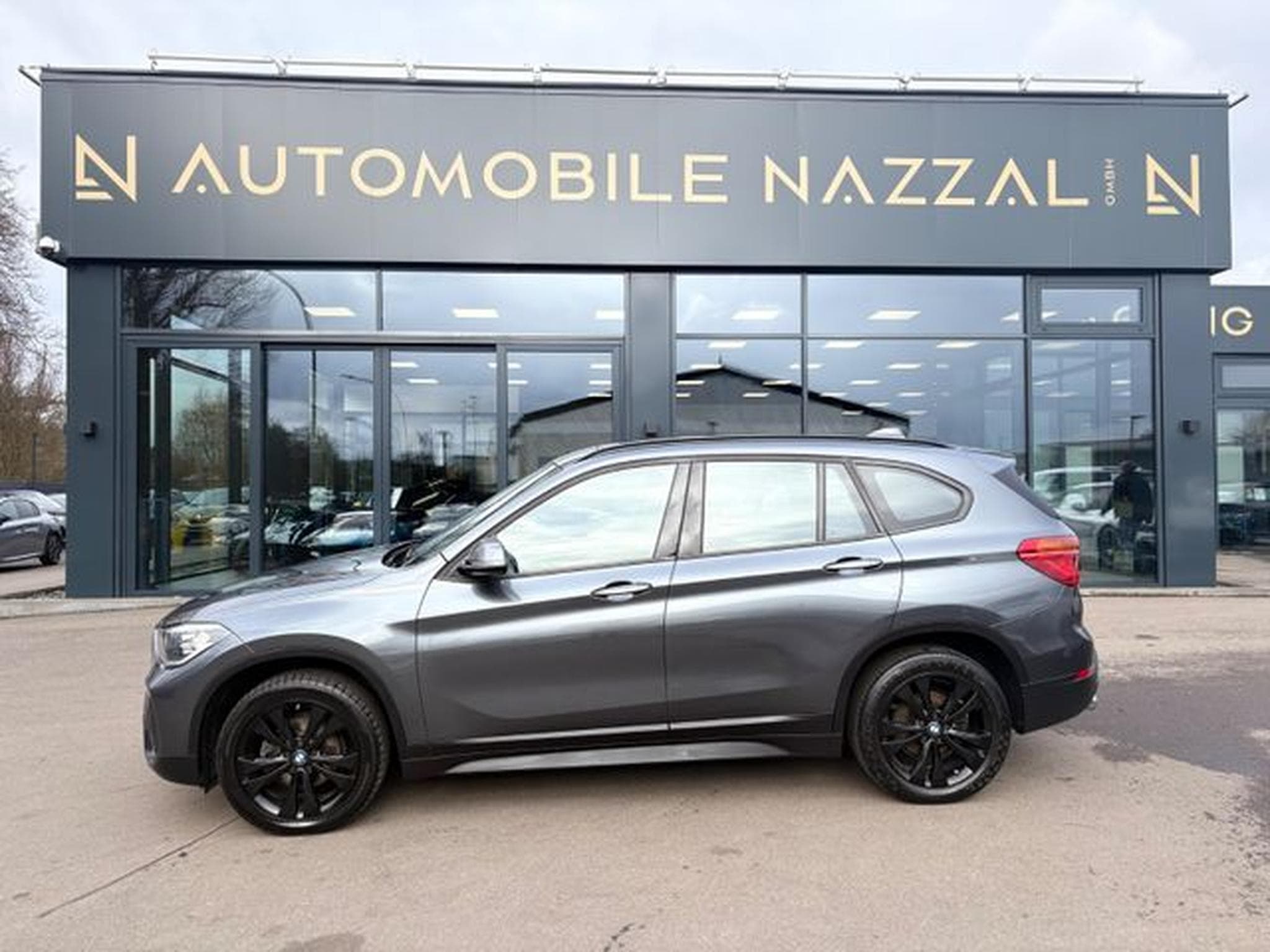 BMW X1 X1  ADVANTAGE*1.HD*AUT*PANORAMA*AHK*LEDER*TOP* (2021) - Photo 10