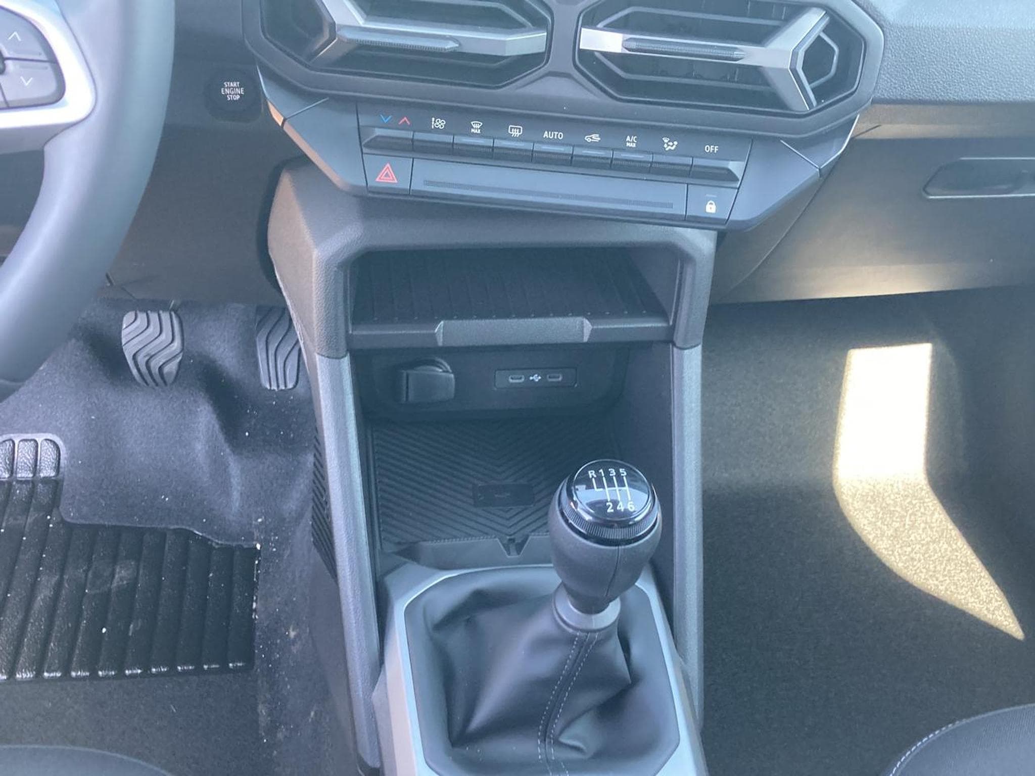 Dacia DUSTER 1.2 MILD HYBRID 140 JOURNEY (2026) - Photo 21