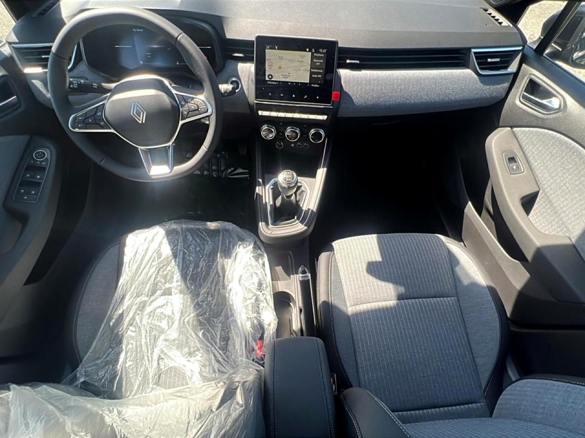 Renault Clio 1.0 TCE 90 TECHNO (2025) - Photo 10