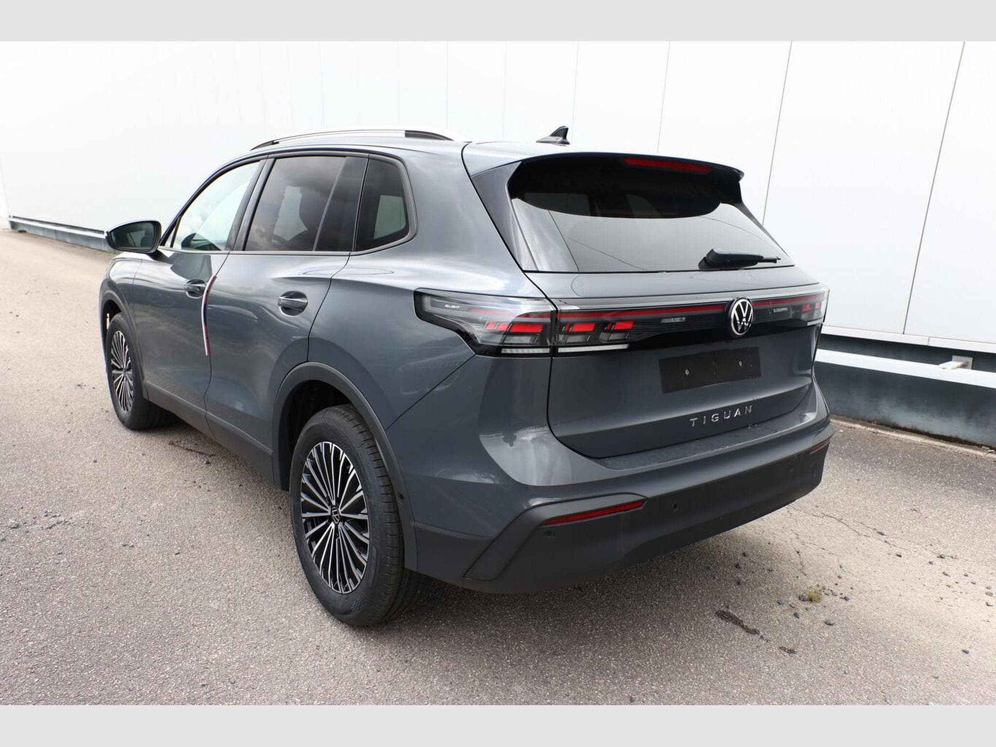 VW Tiguan DSG LED+ Pano (2026) - Foto 4