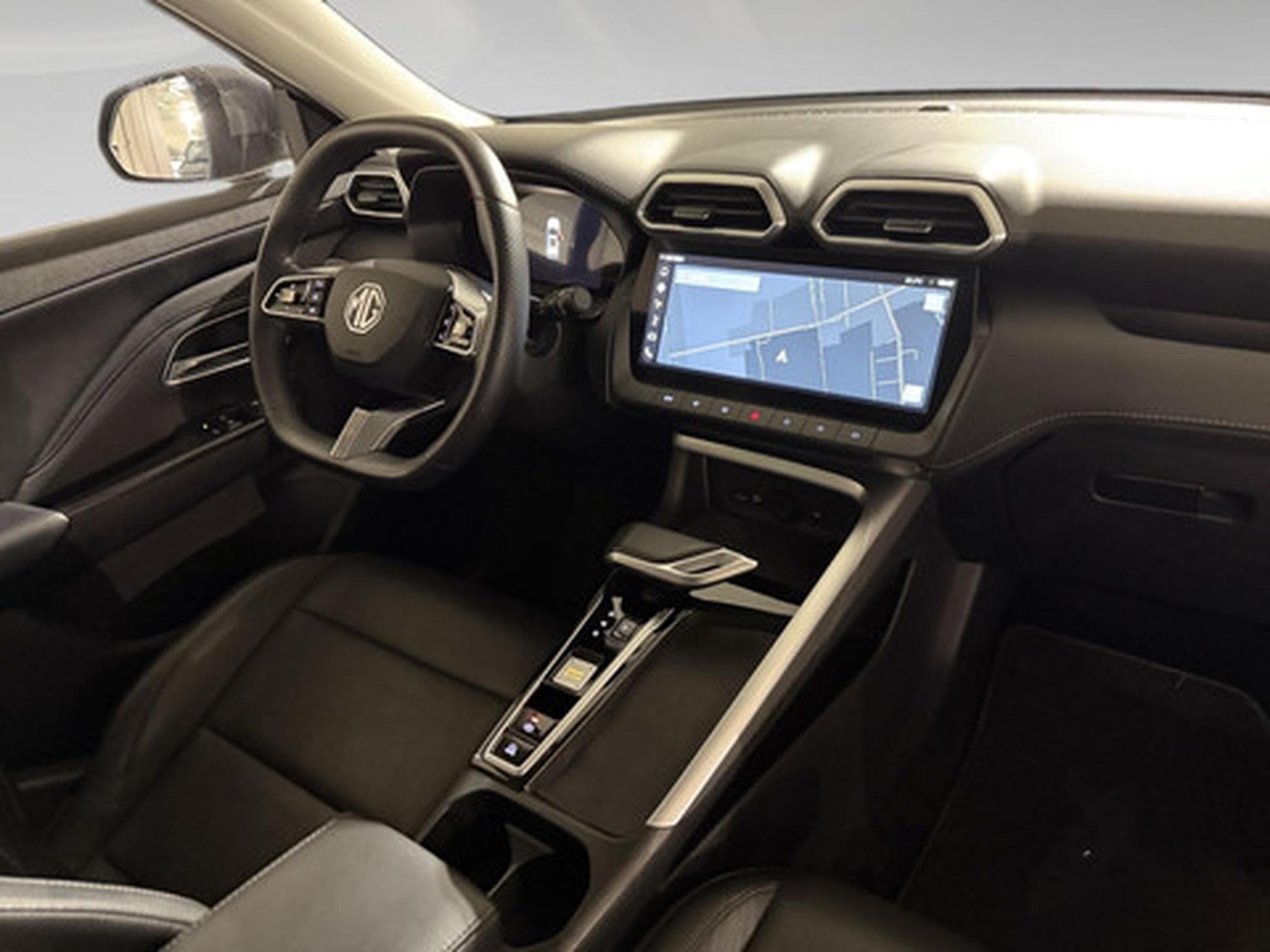 MG ZS 1.5 Hybrid+ Luxury (2025) - Photo 6
