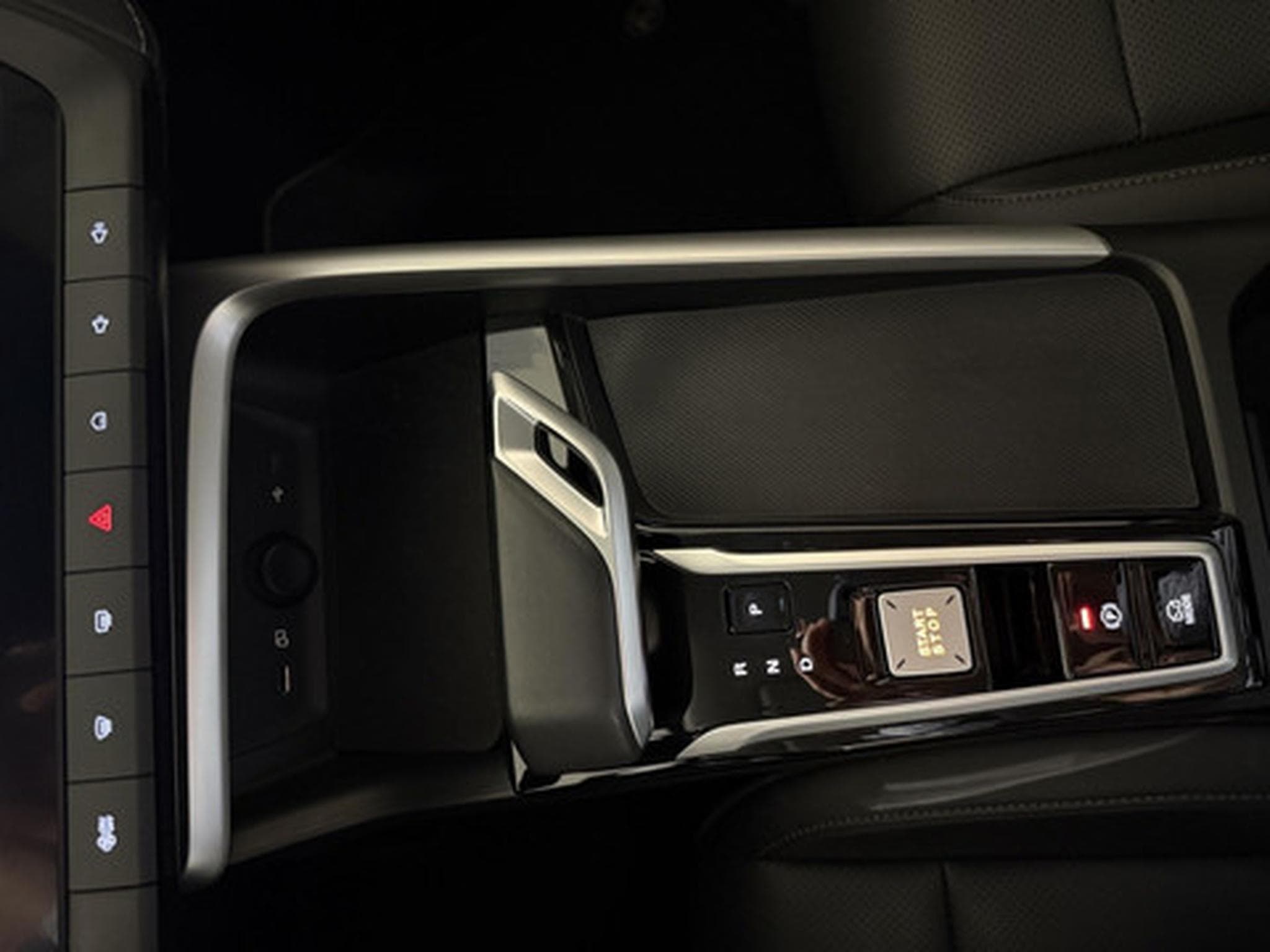 MG ZS 1.5 Hybrid+ Luxury (2025) - Photo 9