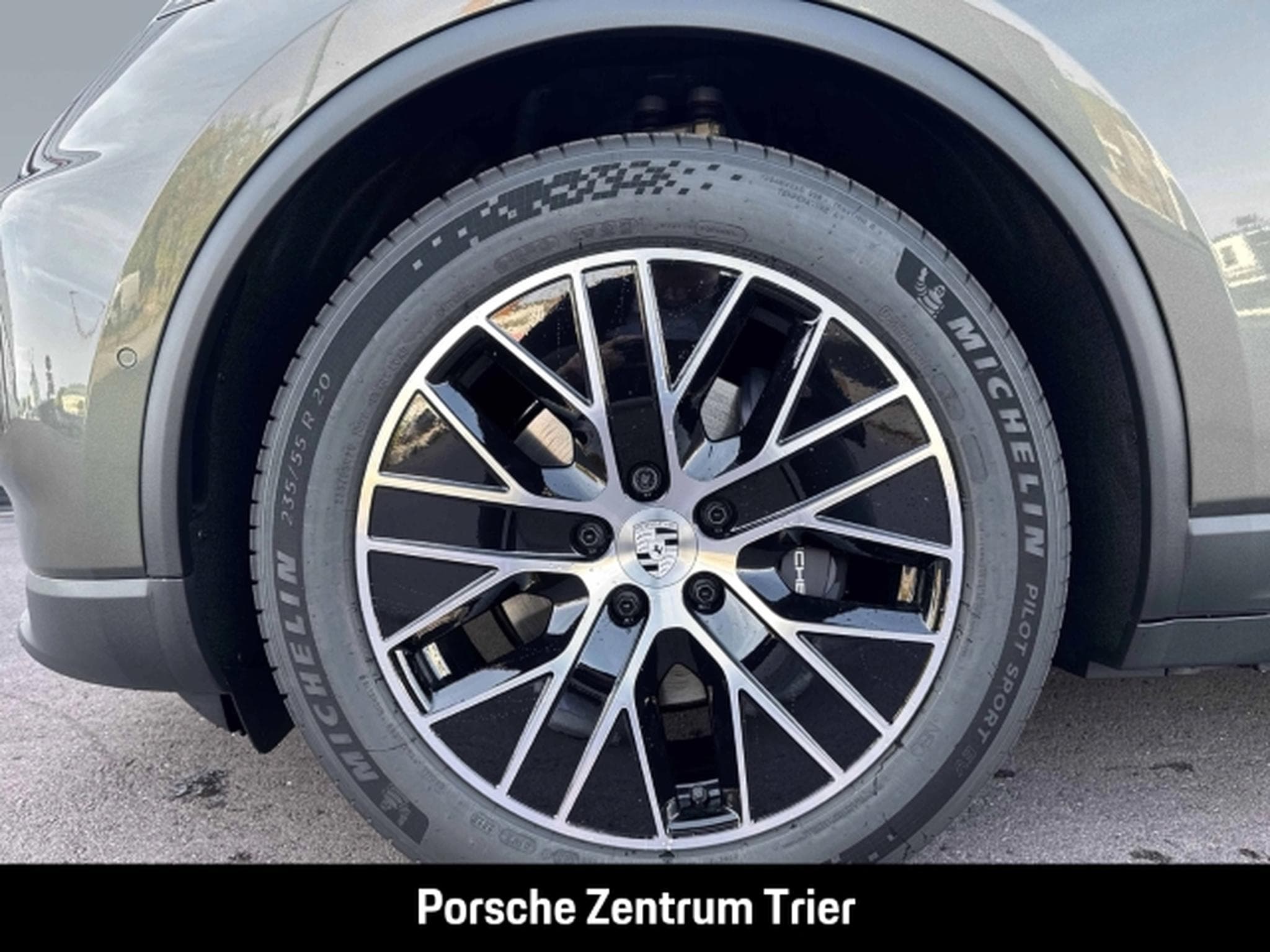 Porsche Macan 4 (2026) - Photo 8