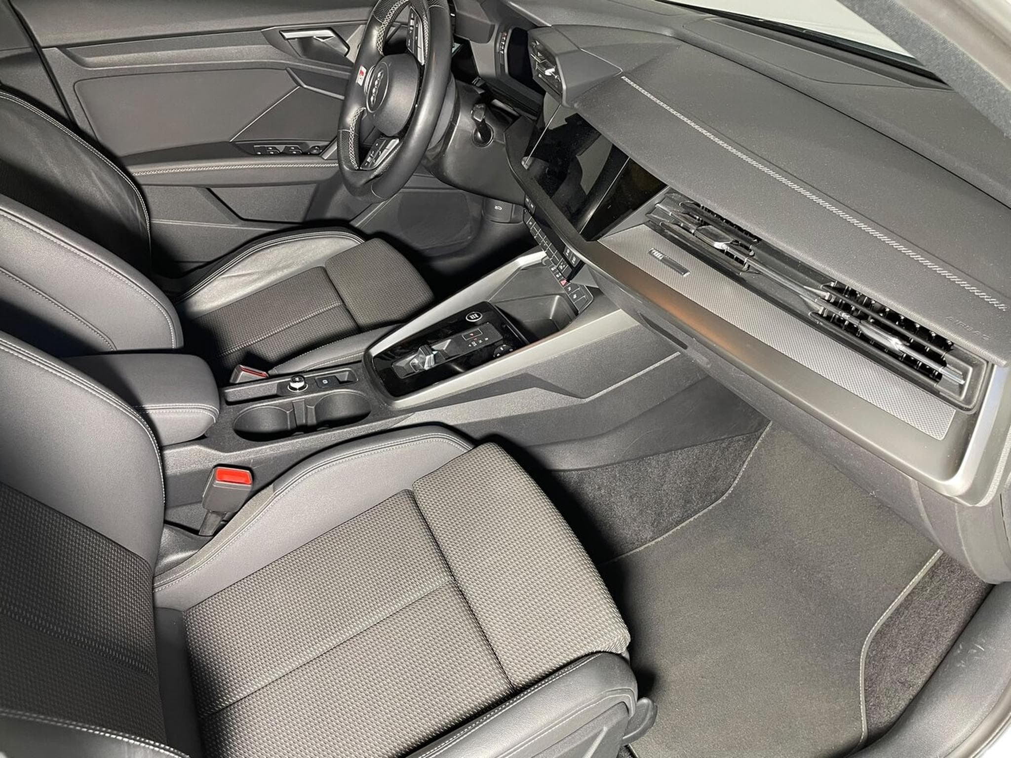 Audi A3 SPORTBACK 35 TDI 150 S-TRONIC S-LINE GPS (2022) - Photo 9