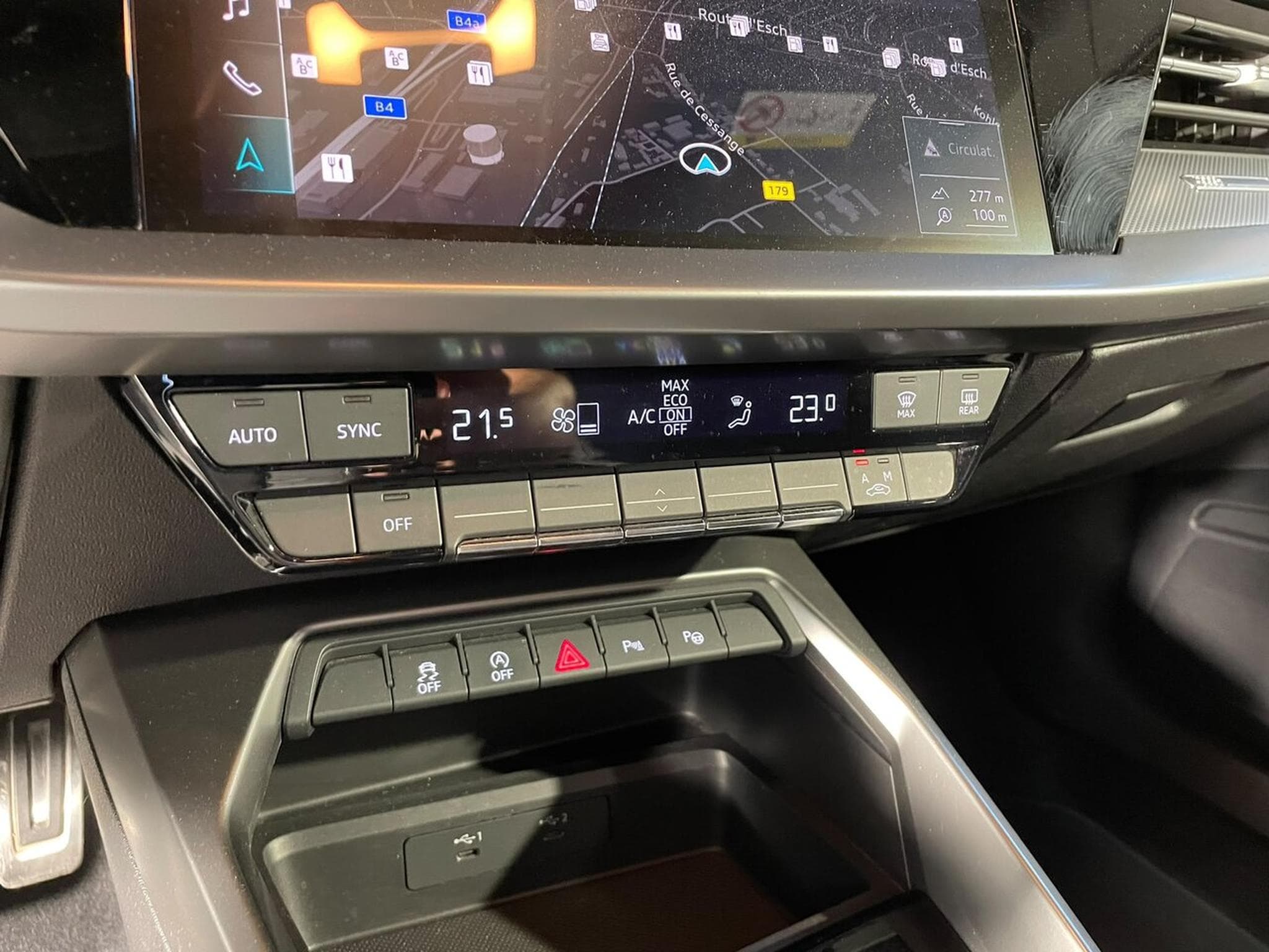 Audi A3 SPORTBACK 35 TDI 150 S-TRONIC S-LINE GPS (2022) - Photo 6
