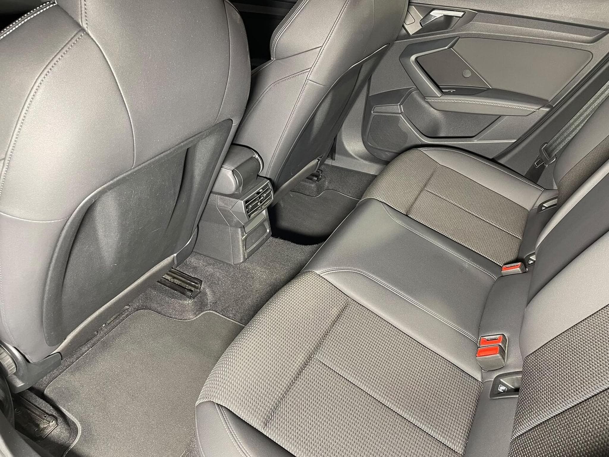 Audi A3 SPORTBACK 35 TDI 150 S-TRONIC S-LINE GPS (2022) - Photo 10