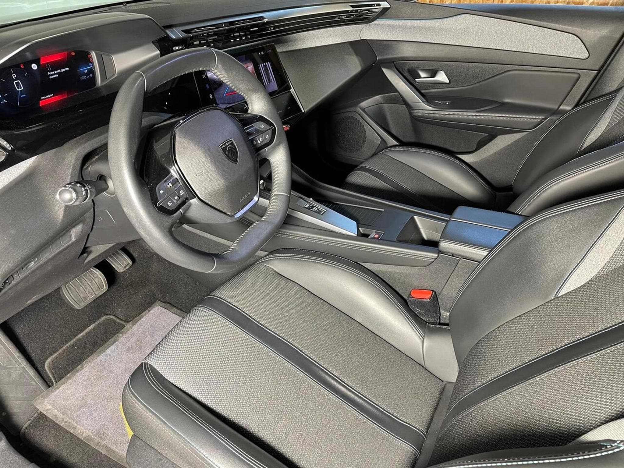 Peugeot 308 1.5 BlueHDI 130 EAT8 ALLURE GPS CARPLAY (2022) - Photo 9