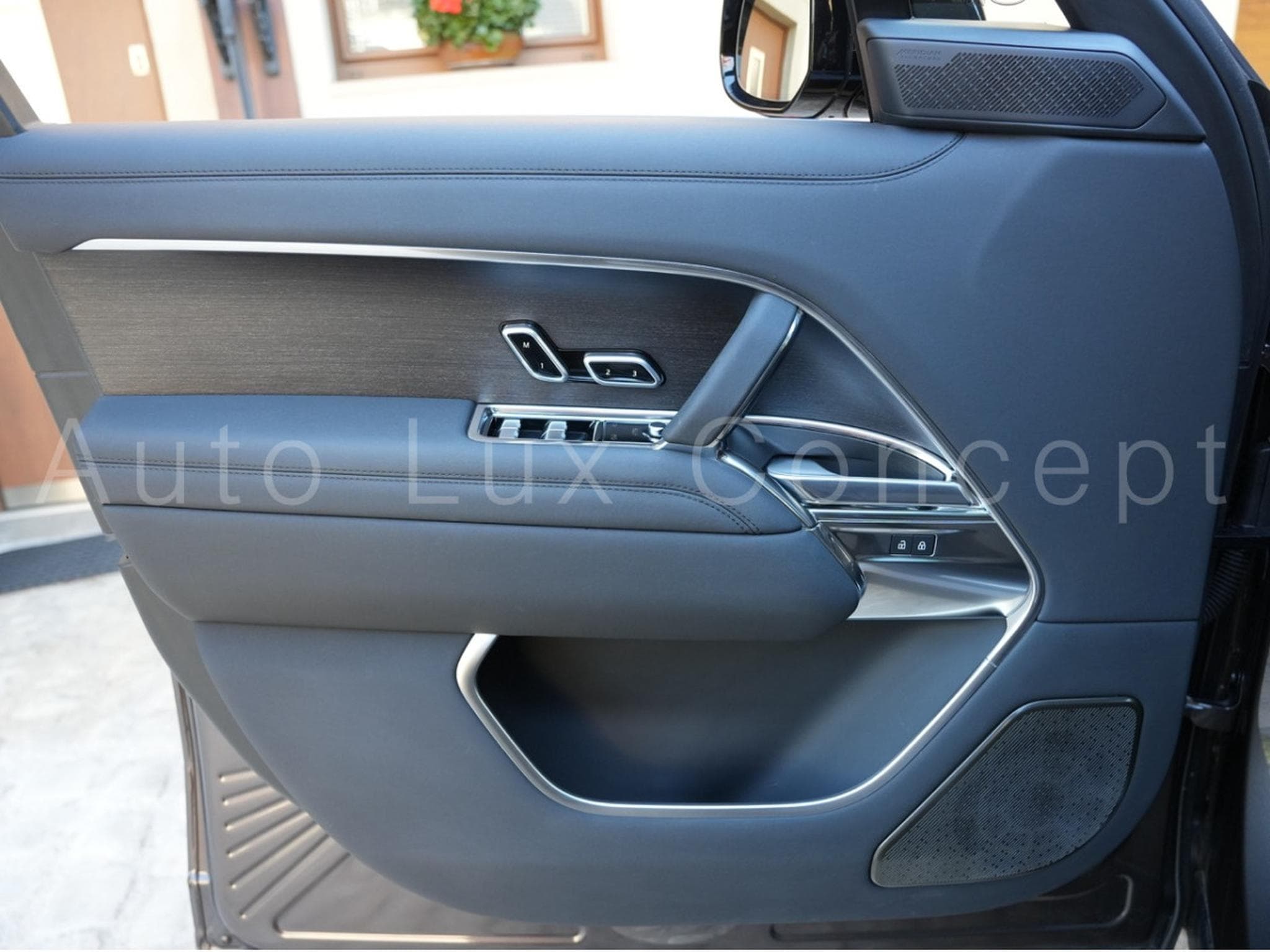 Land-Rover Range Rover P530 First Edition (2022) - Photo 11