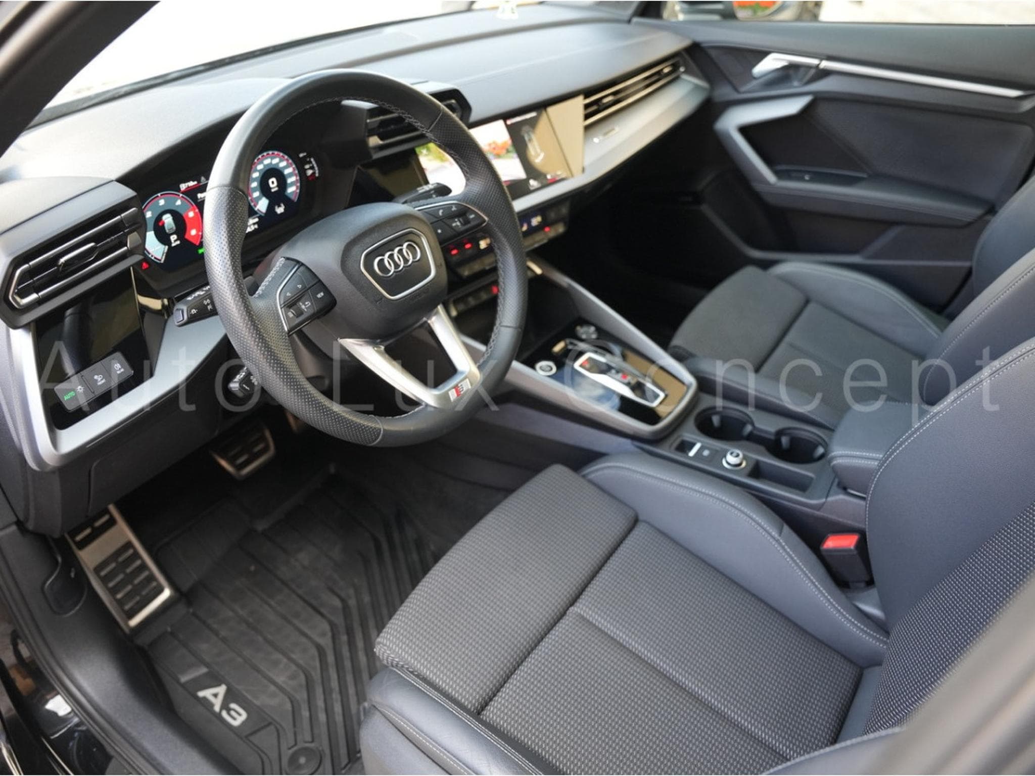 Audi A3 Sportback 35 TDI S line S tronic (2024) - Photo 5
