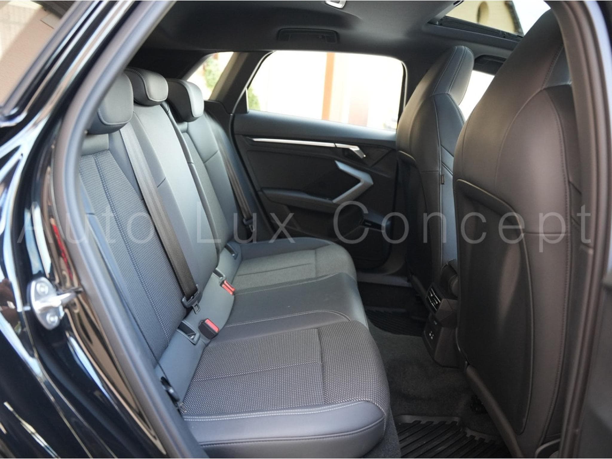 Audi A3 Sportback 35 TDI S line S tronic (2024) - Photo 11