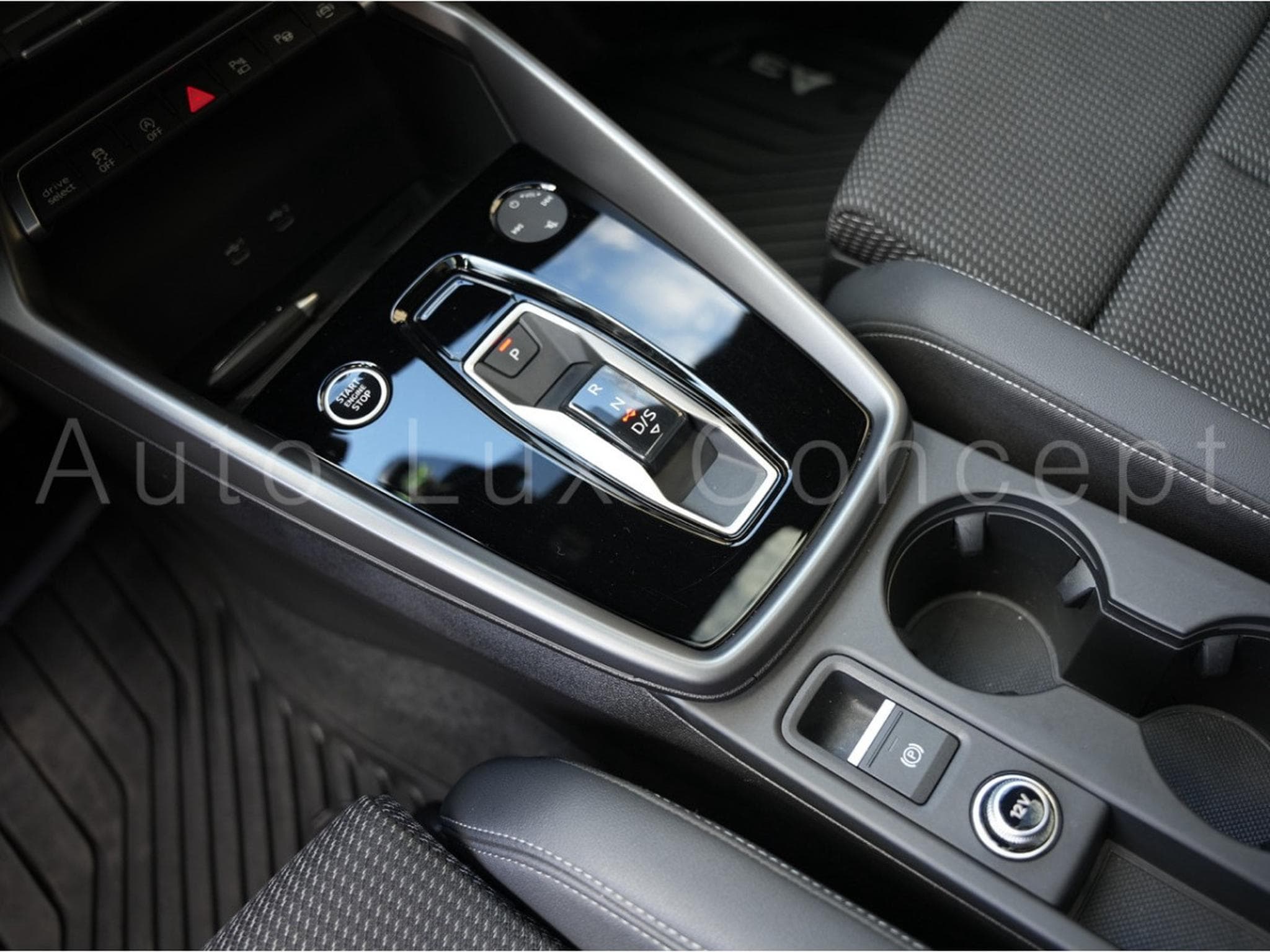 Audi A3 Sportback 35 TDI S line S tronic (2024) - Photo 24